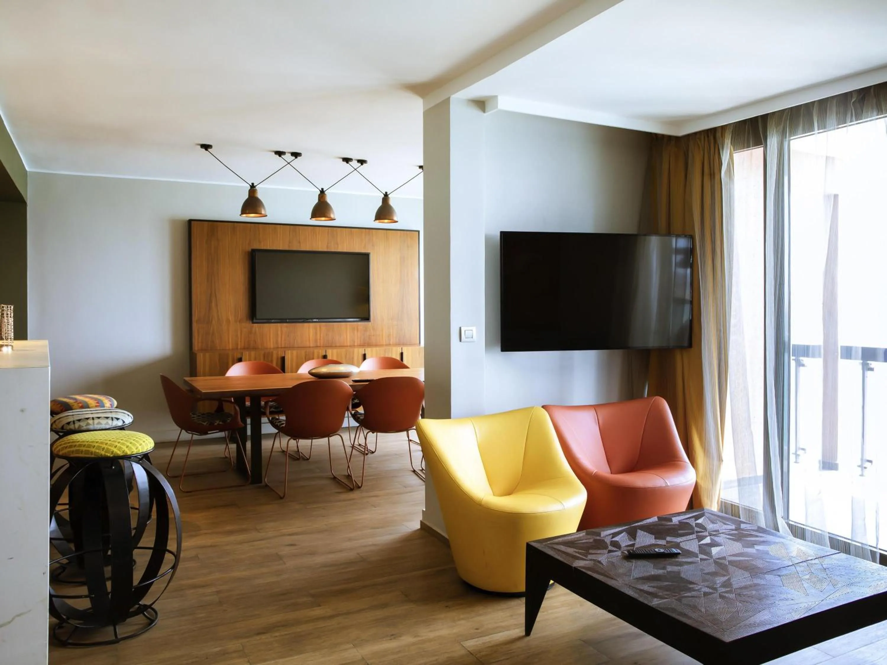 Photo of the whole room in Pullman Dakar Teranga