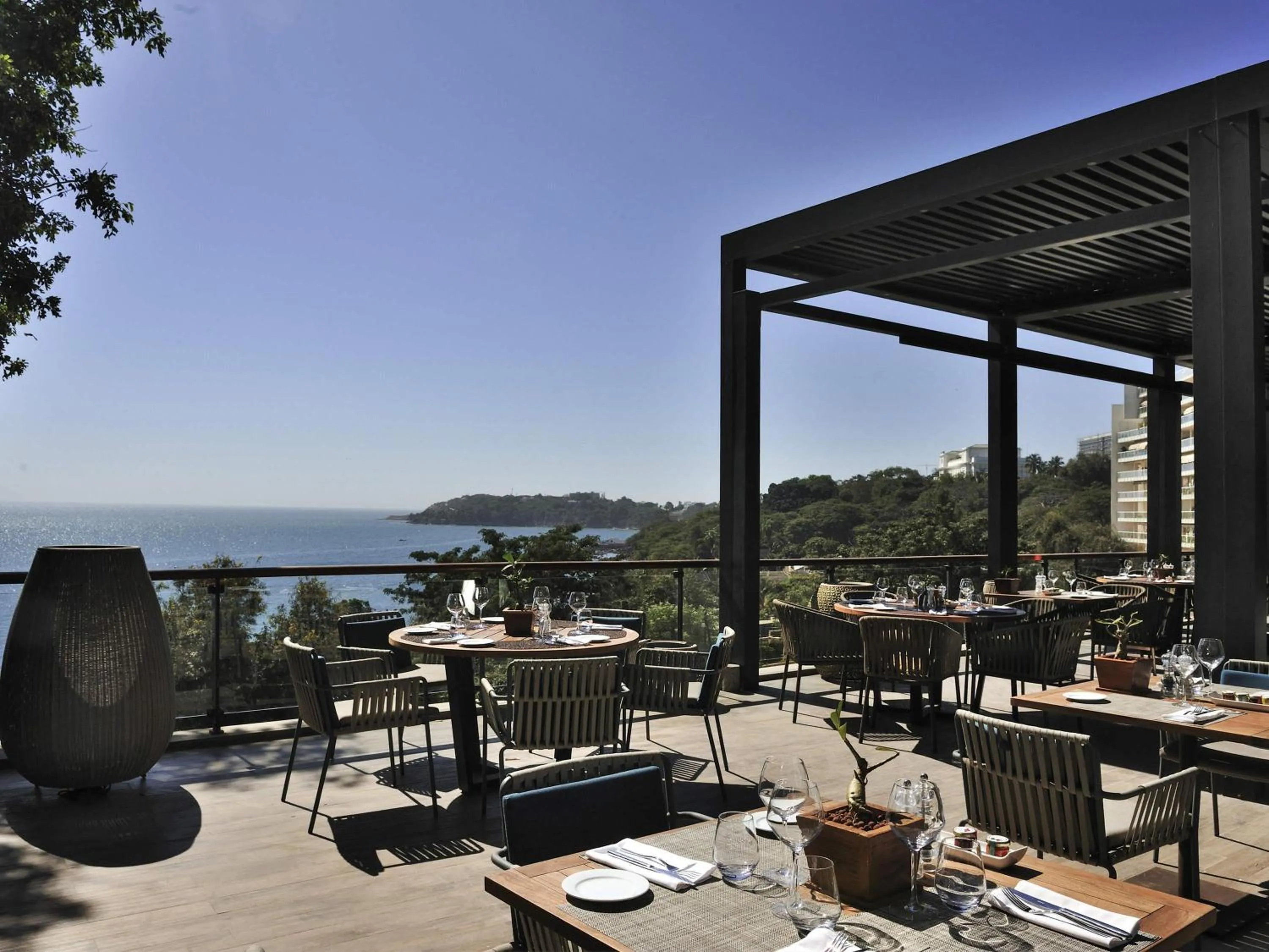 Restaurant/places to eat in Pullman Dakar Teranga