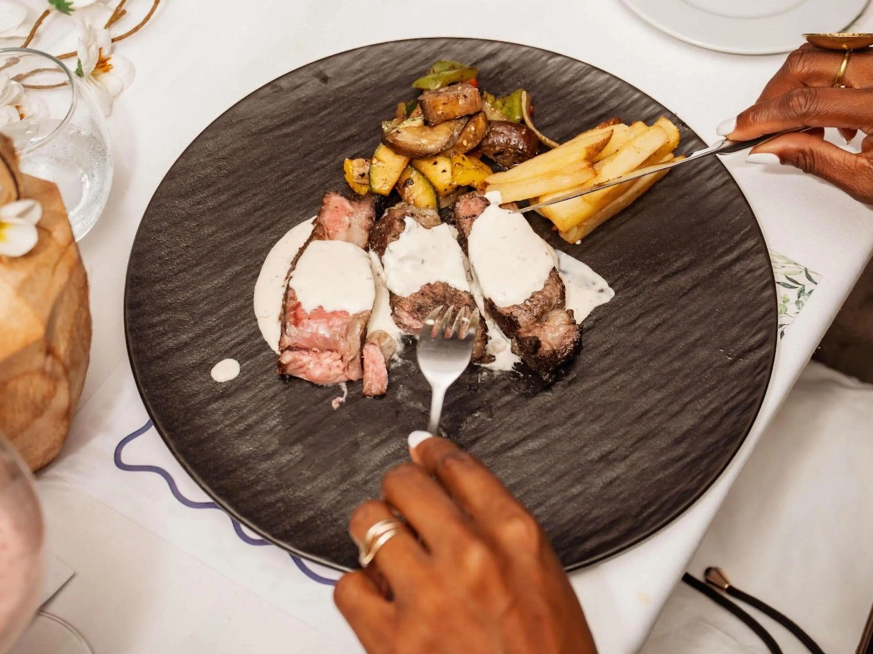 Restaurant/places to eat in Pullman Dakar Teranga