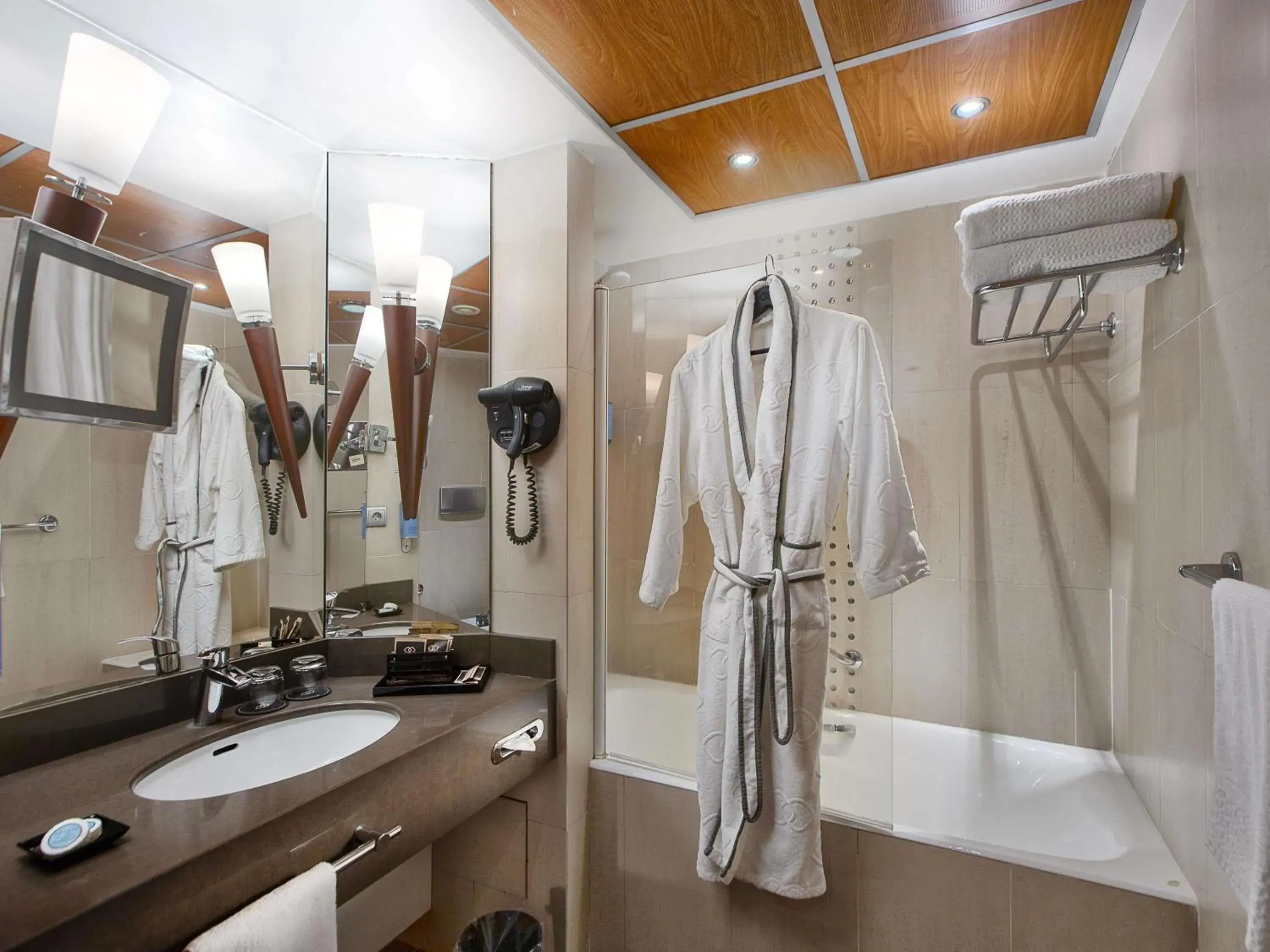 Junior King Suite with Garden or City View in Sofitel Algiers Hamma Garden Junior King Suite with Garden or City View in Sofitel Algiers Hamma Garden