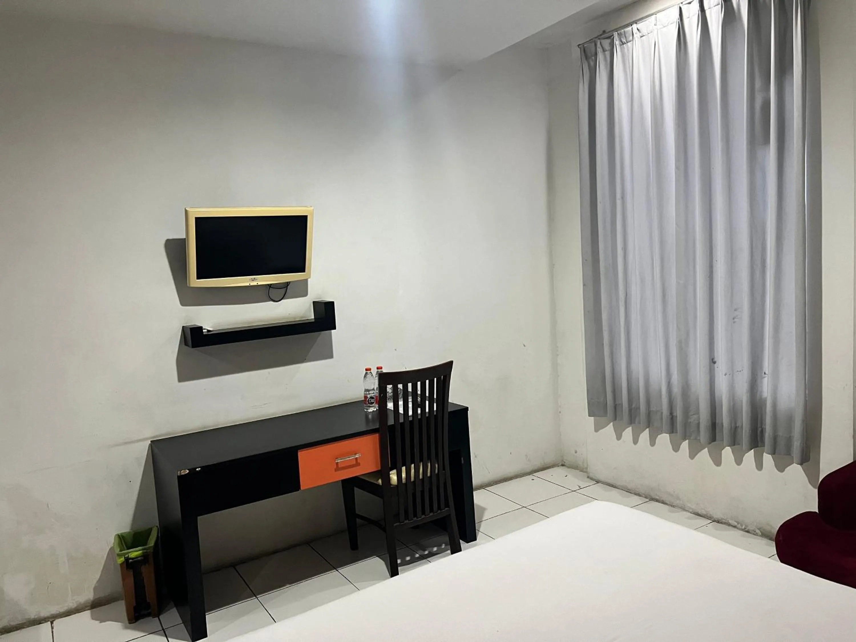 Bedroom, Bed in Hotel O Tri Homestay