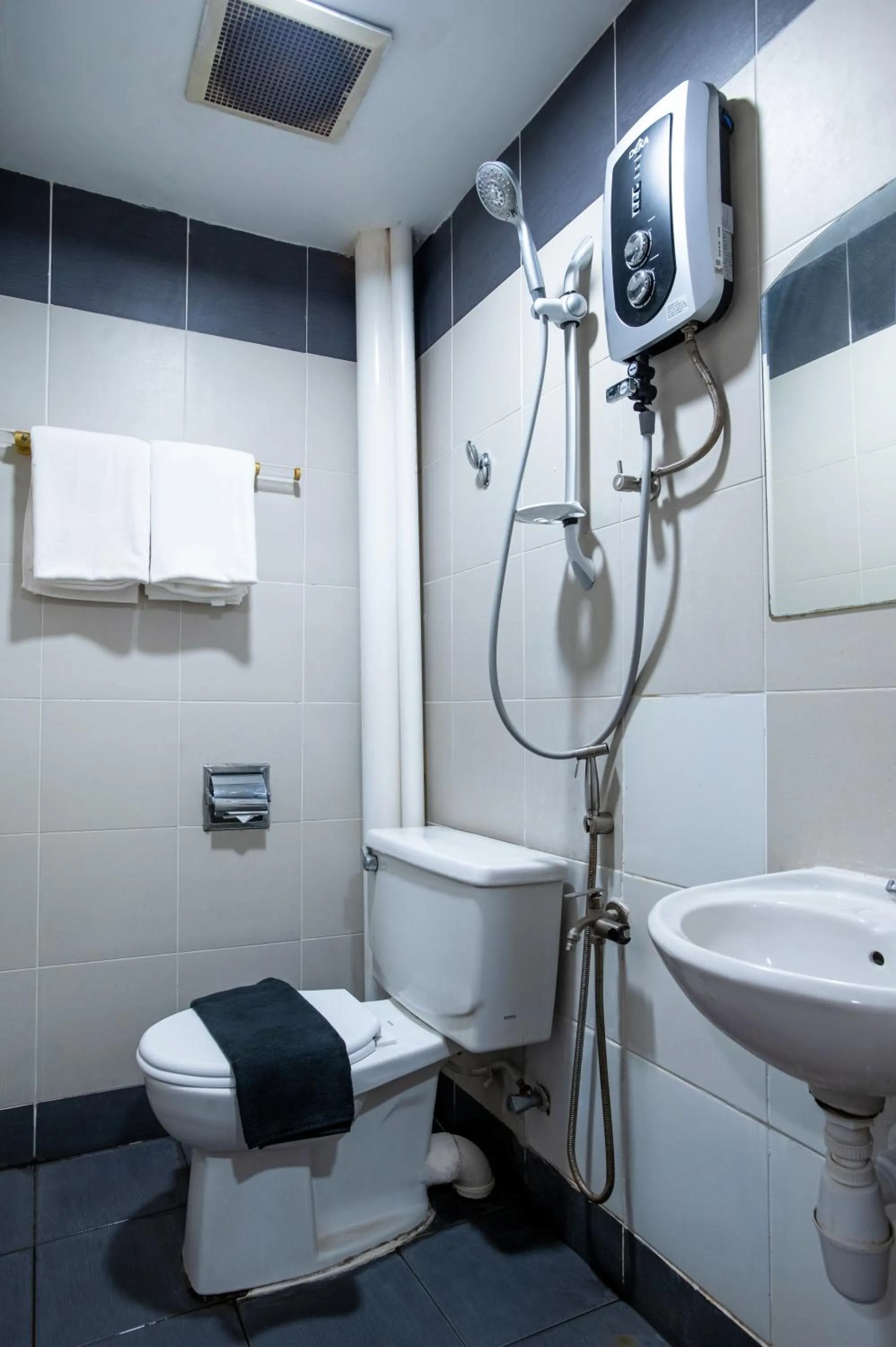 Toilet in Raissa Boutique Hotel