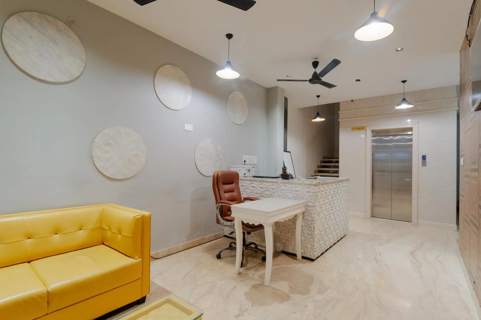 Lobby or reception in Tripli Hotels White Manor