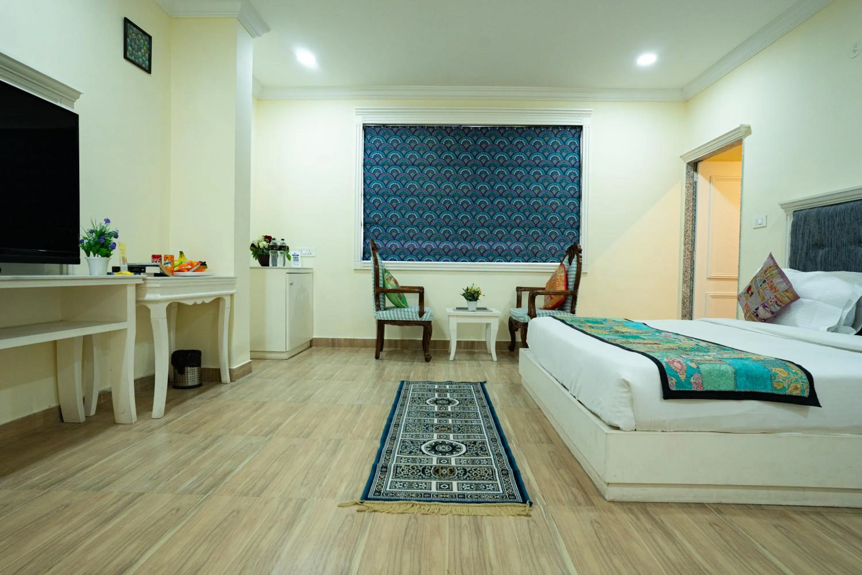 Photo of the whole room, Bed in Tripli Hotels White Manor