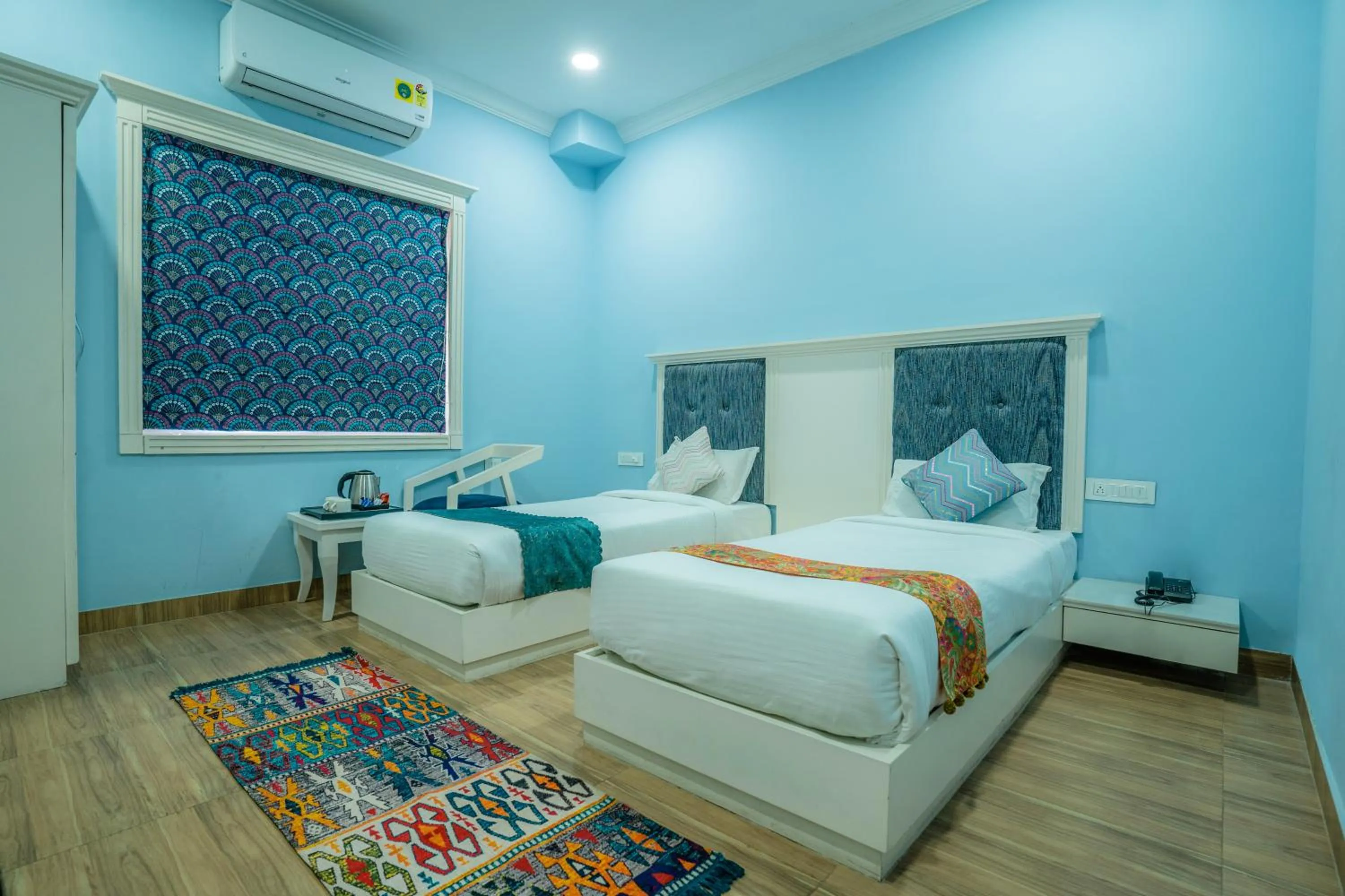 Photo of the whole room, Bed in Tripli Hotels White Manor