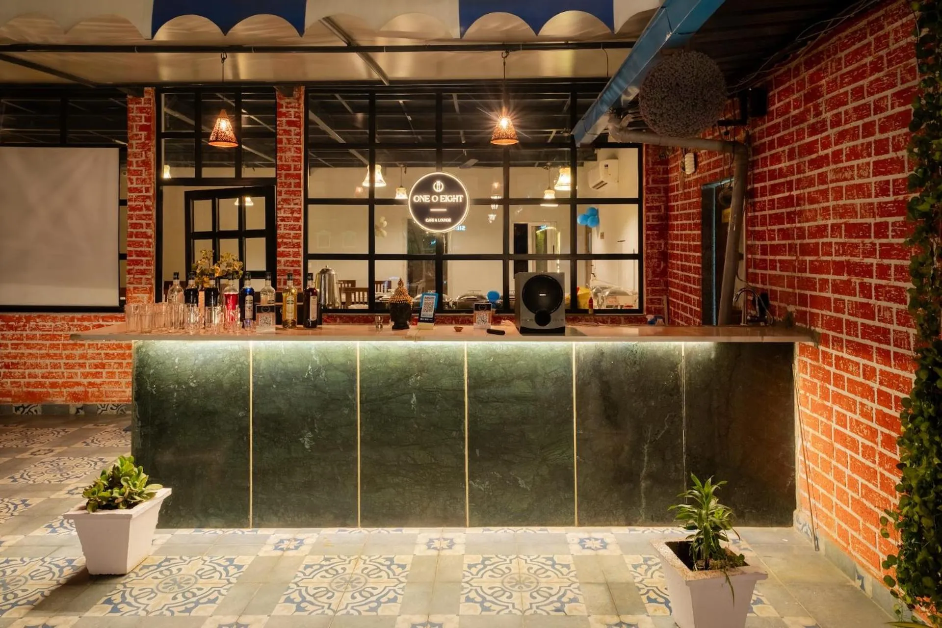 Lounge or bar in Tripli Hotels White Manor