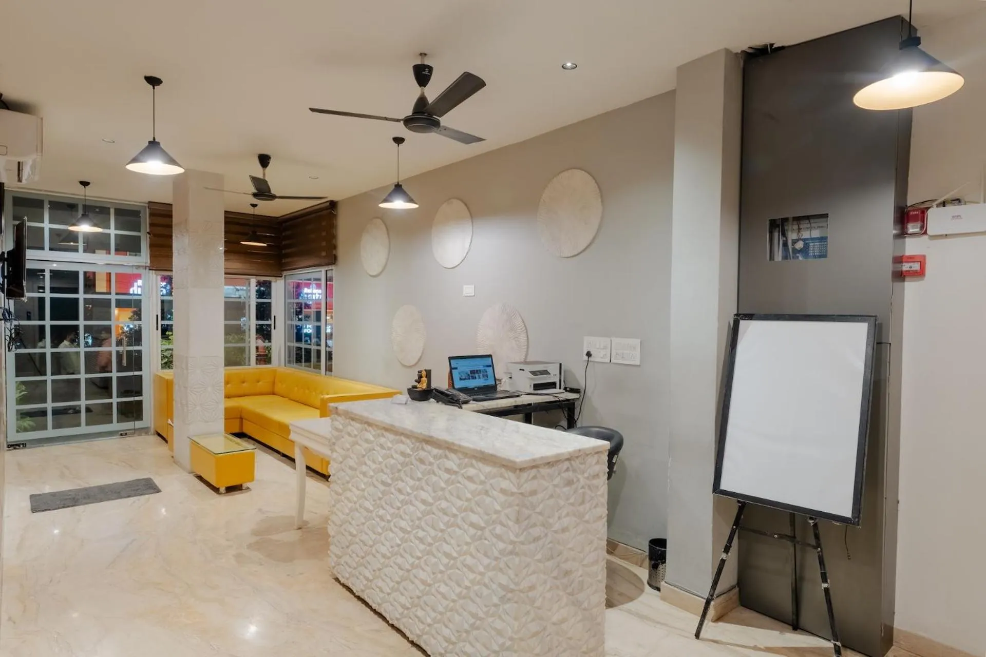 Lobby or reception in Tripli Hotels White Manor