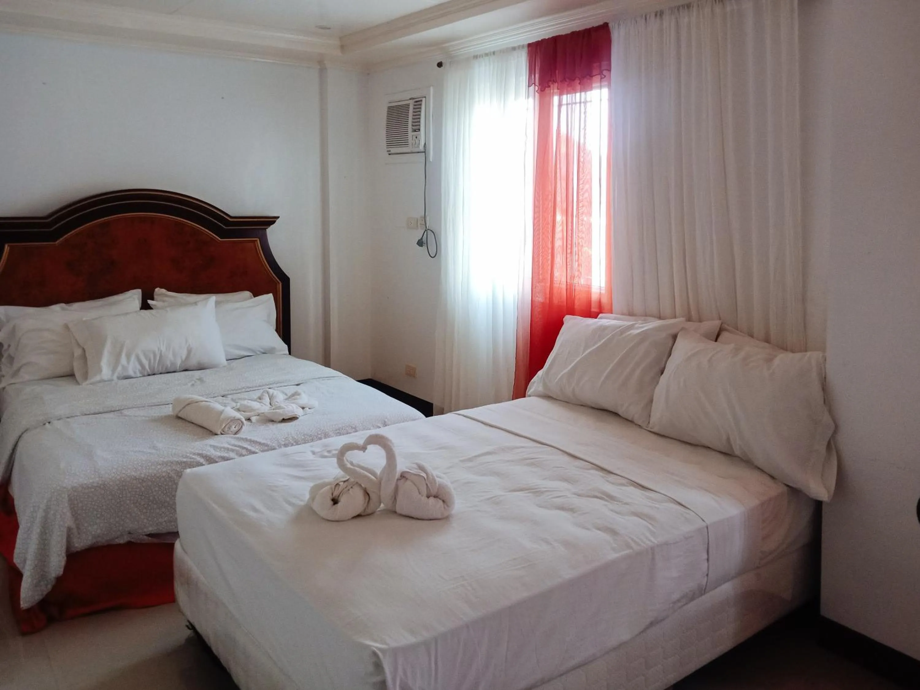 Bed in RedDoorz at Caree Boutique Hotel Bulan Sorsogon