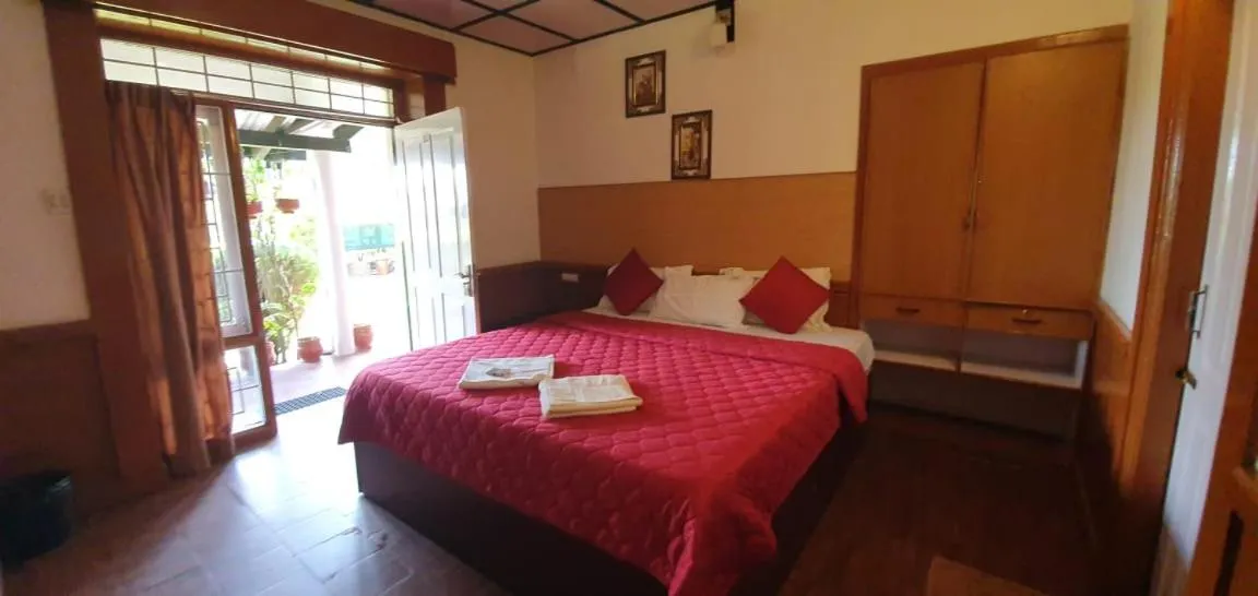 Deluxe Double Room (2 Adults + 1 Child) in Abu Residency