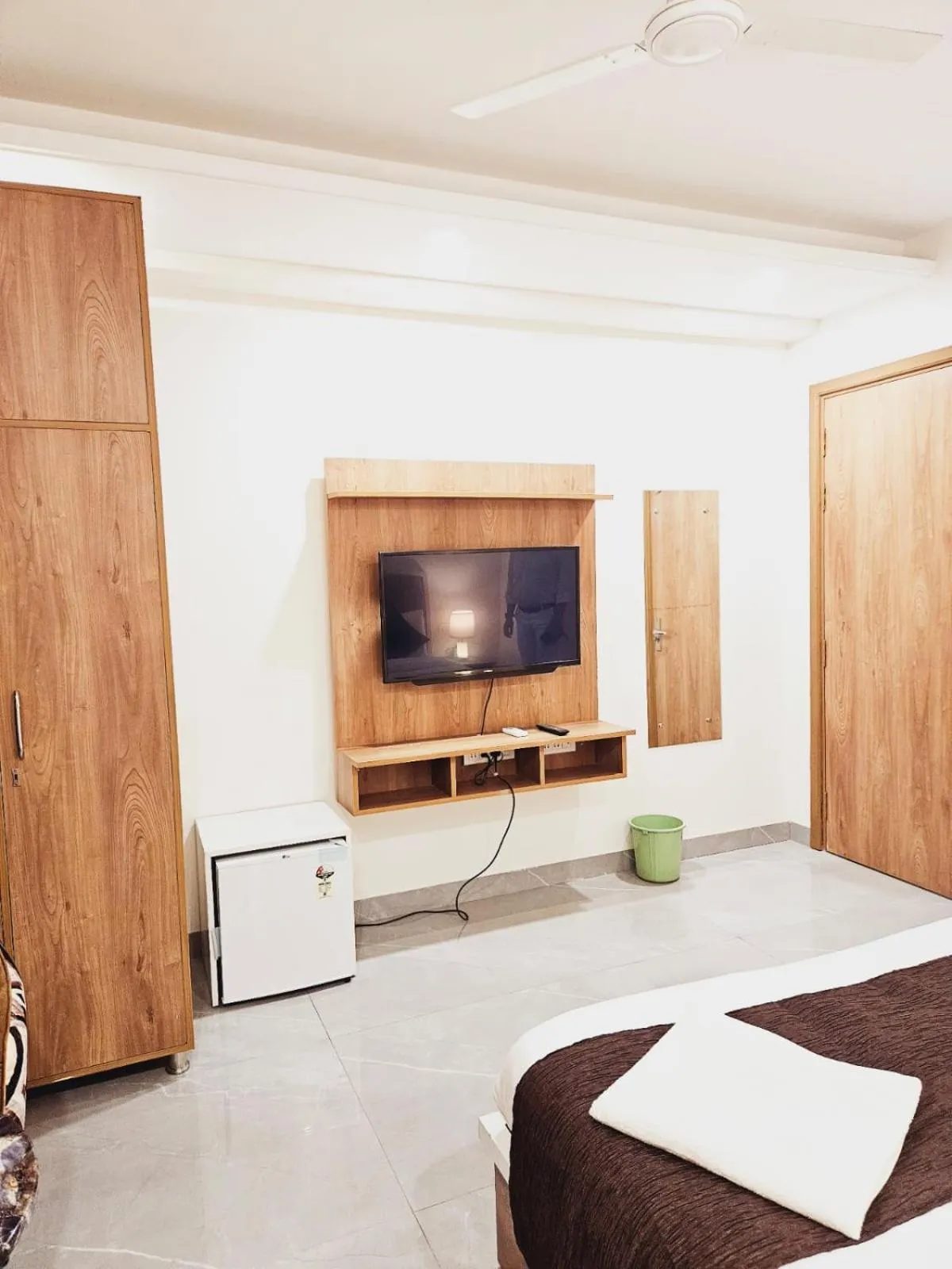 Bedroom, Bed in Amahi Inn - Sector 48