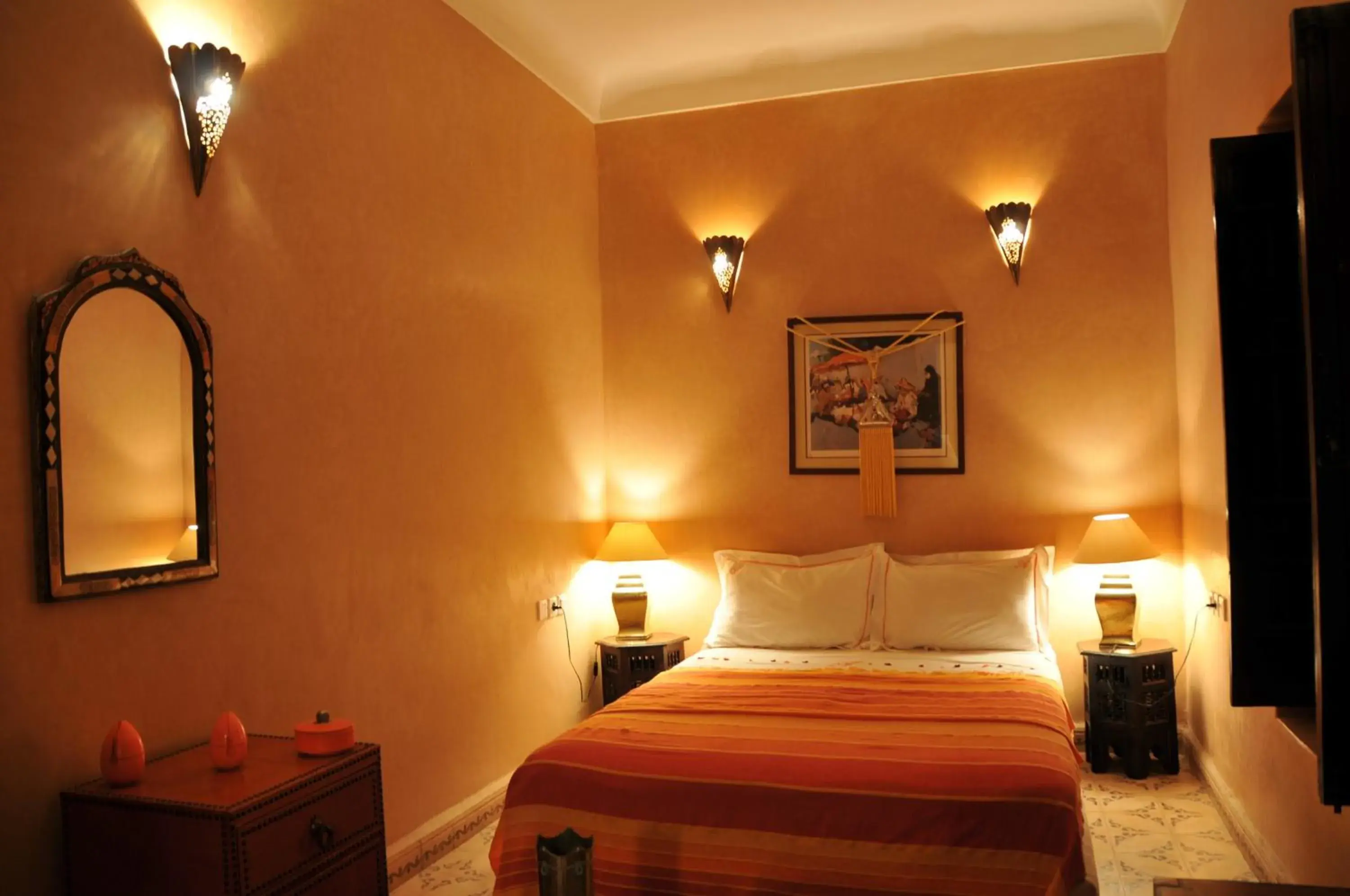 Orange Double Room in Riad Adriana Orange Double Room in Riad Adriana