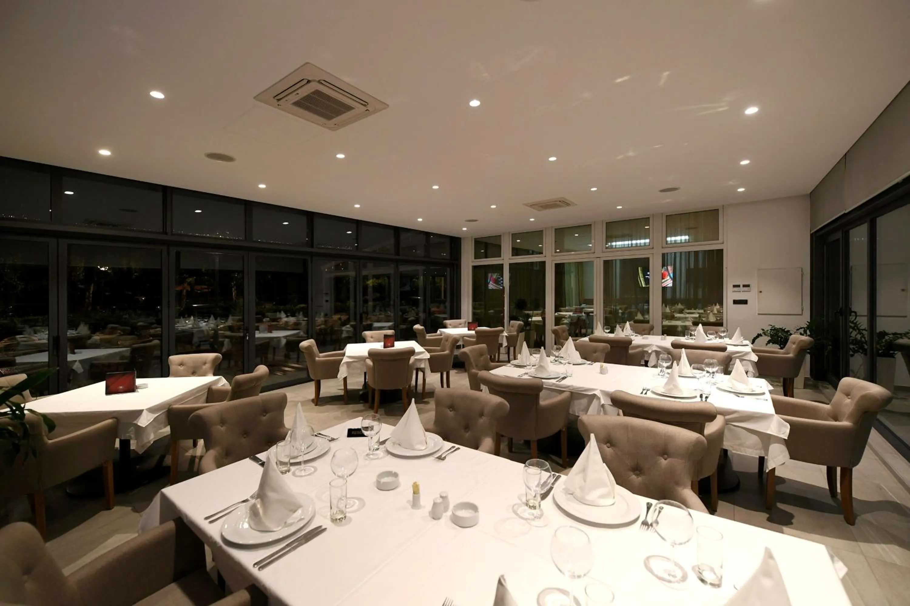Restaurant/places to eat in Hotel Orasac