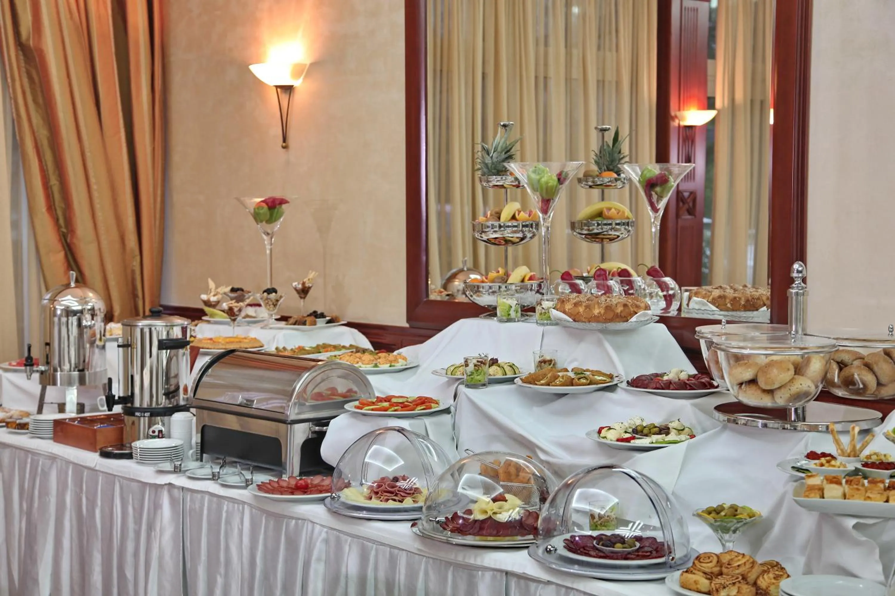 Restaurant/places to eat in Hotel Orasac