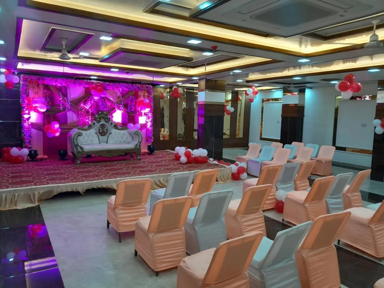 Banquet/Function facilities in Rich Grand Hotel