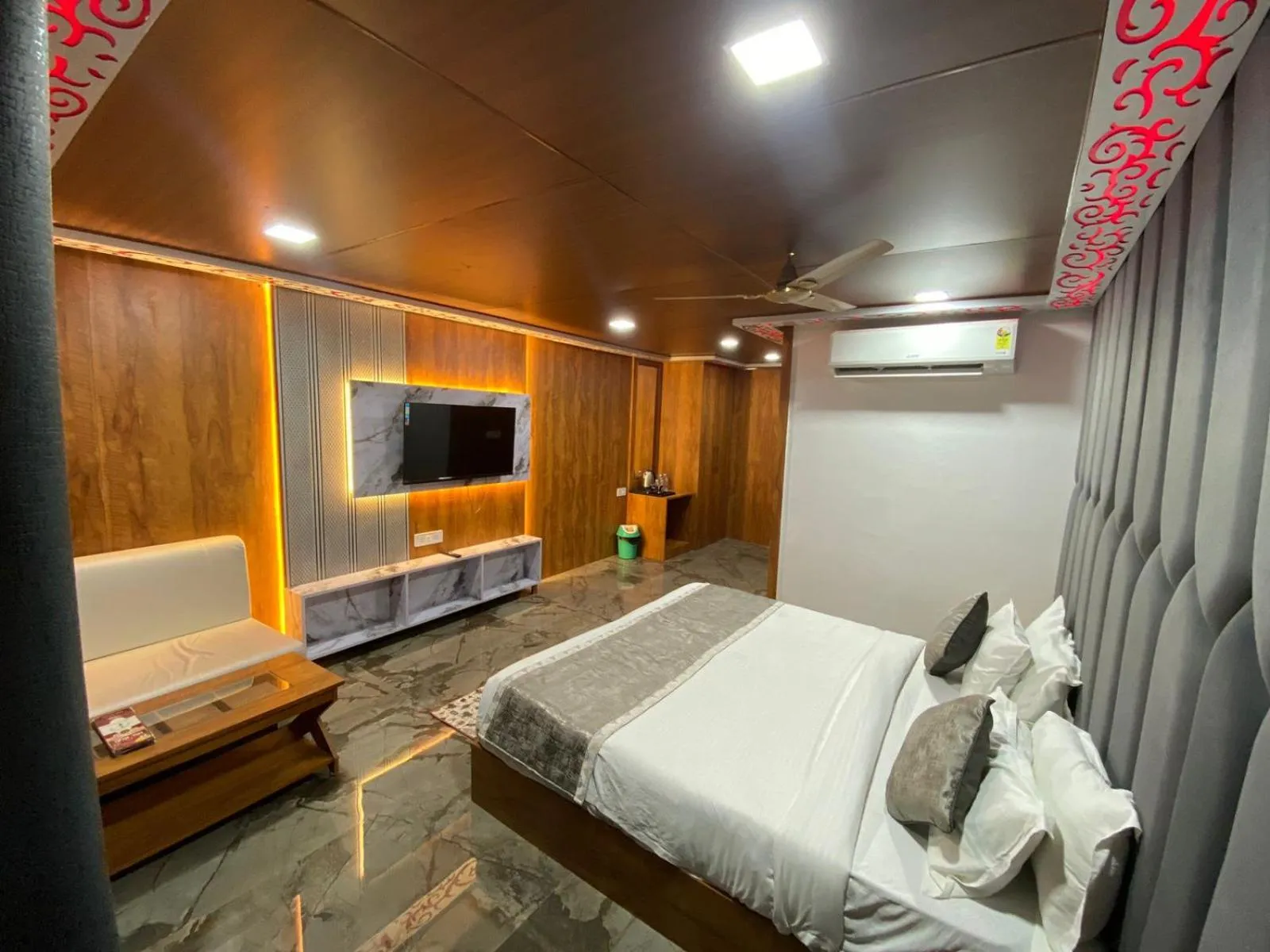 Bed in Rich Grand Hotel