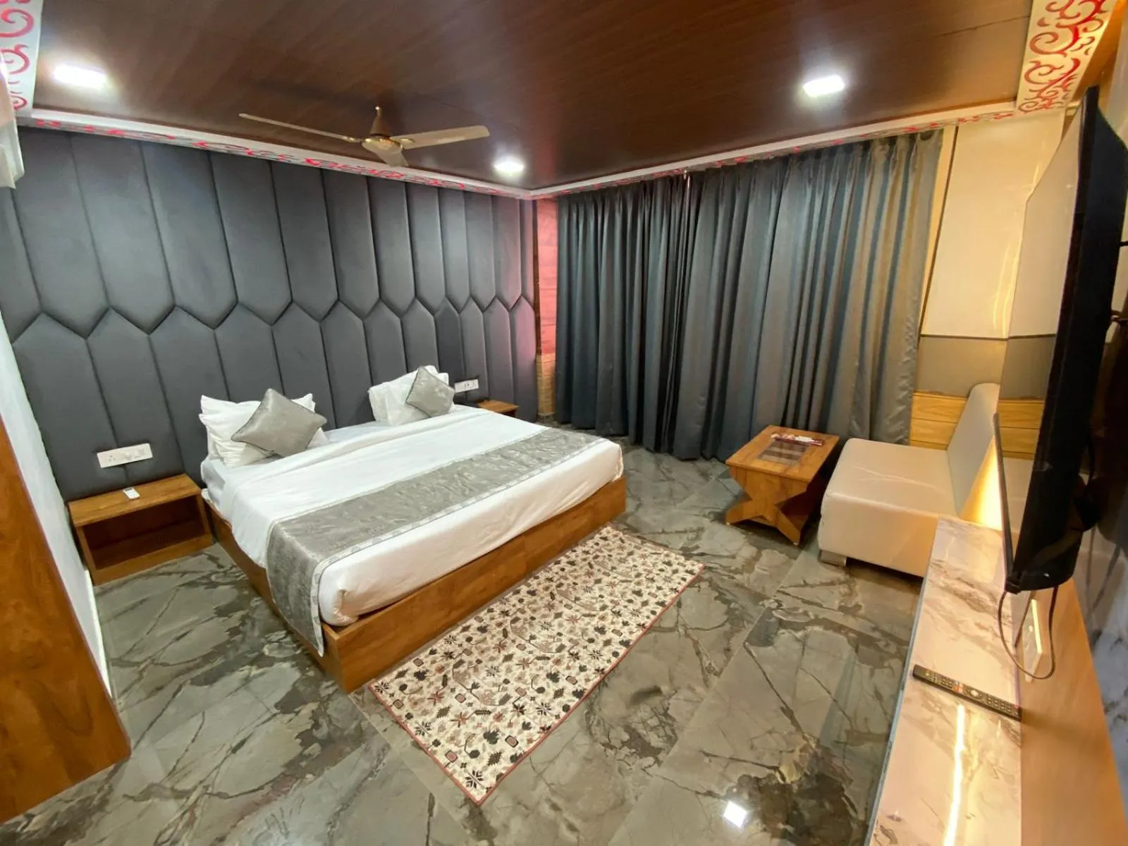 Bed in Rich Grand Hotel