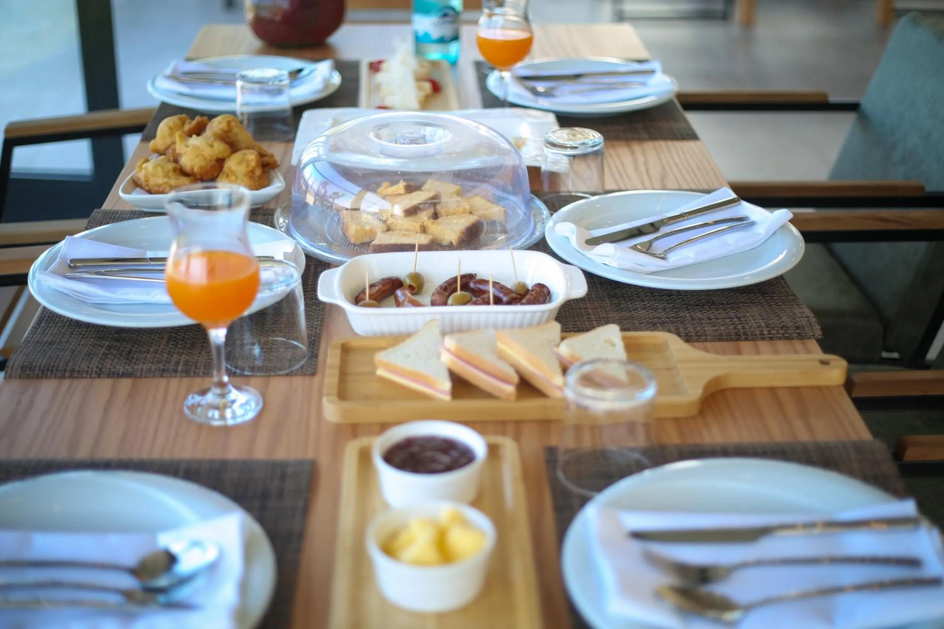 Restaurant/places to eat in Sea & Sand Hotel