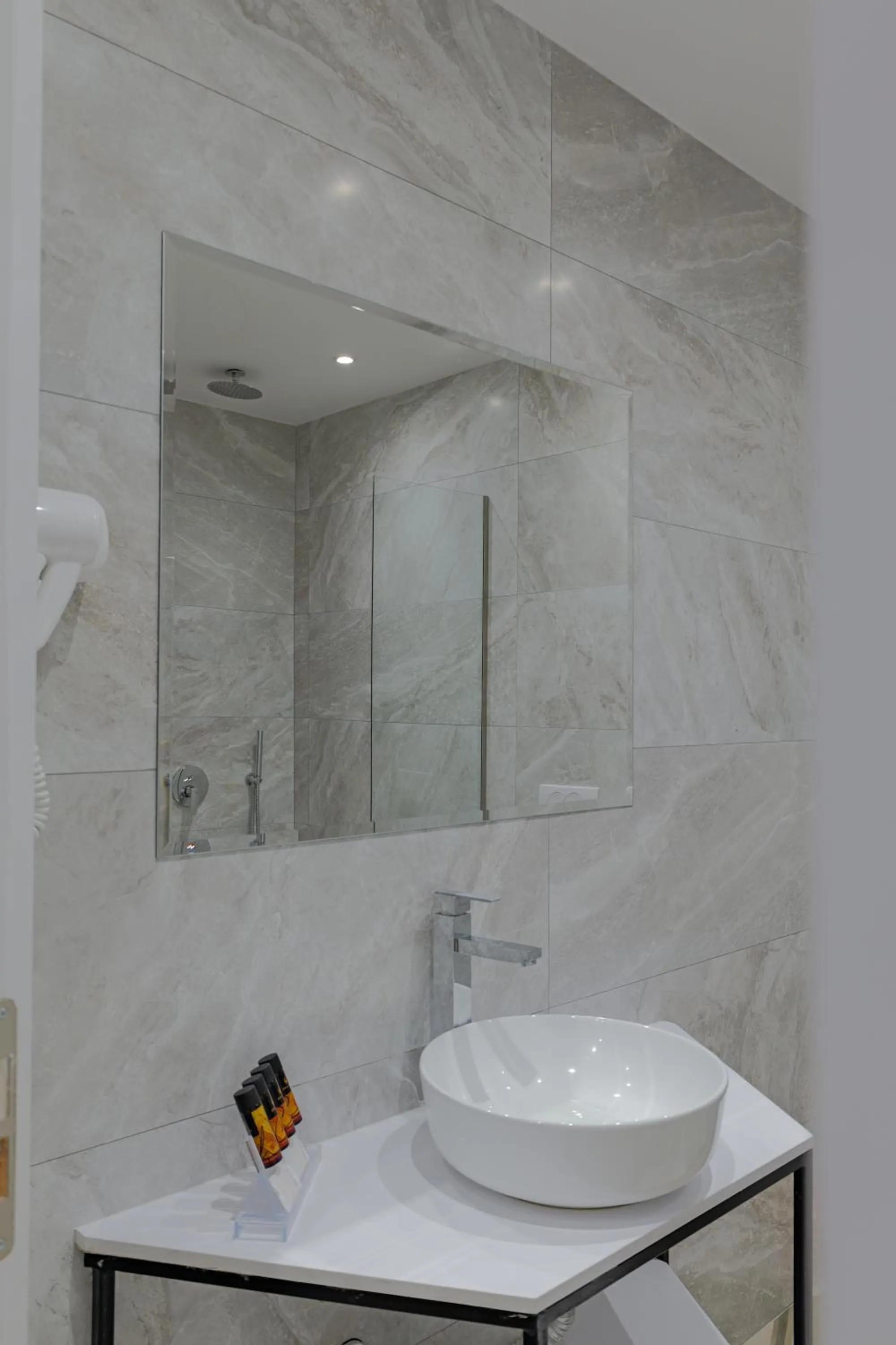 Shower in Sea & Sand Hotel