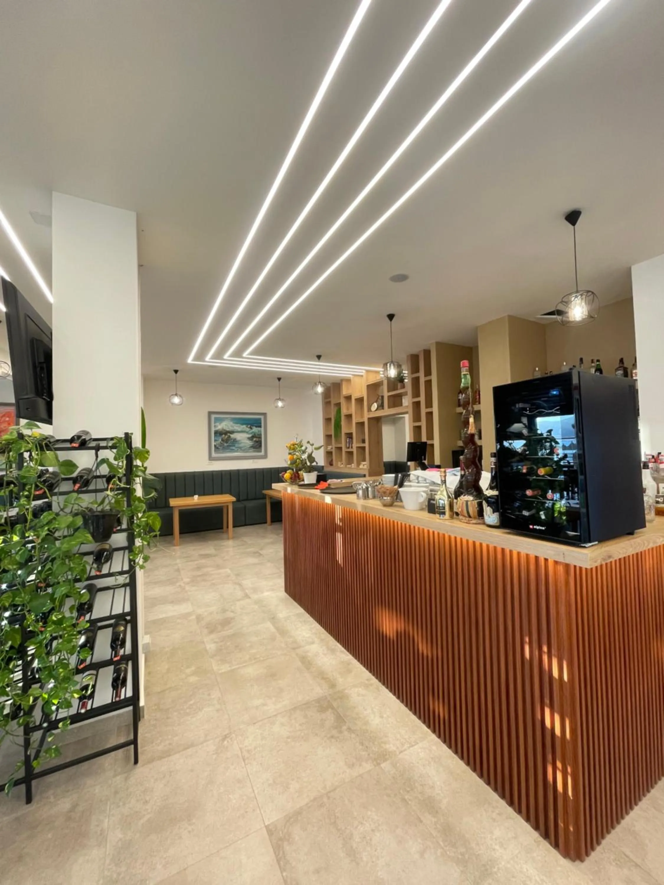 Restaurant/places to eat in Sea & Sand Hotel