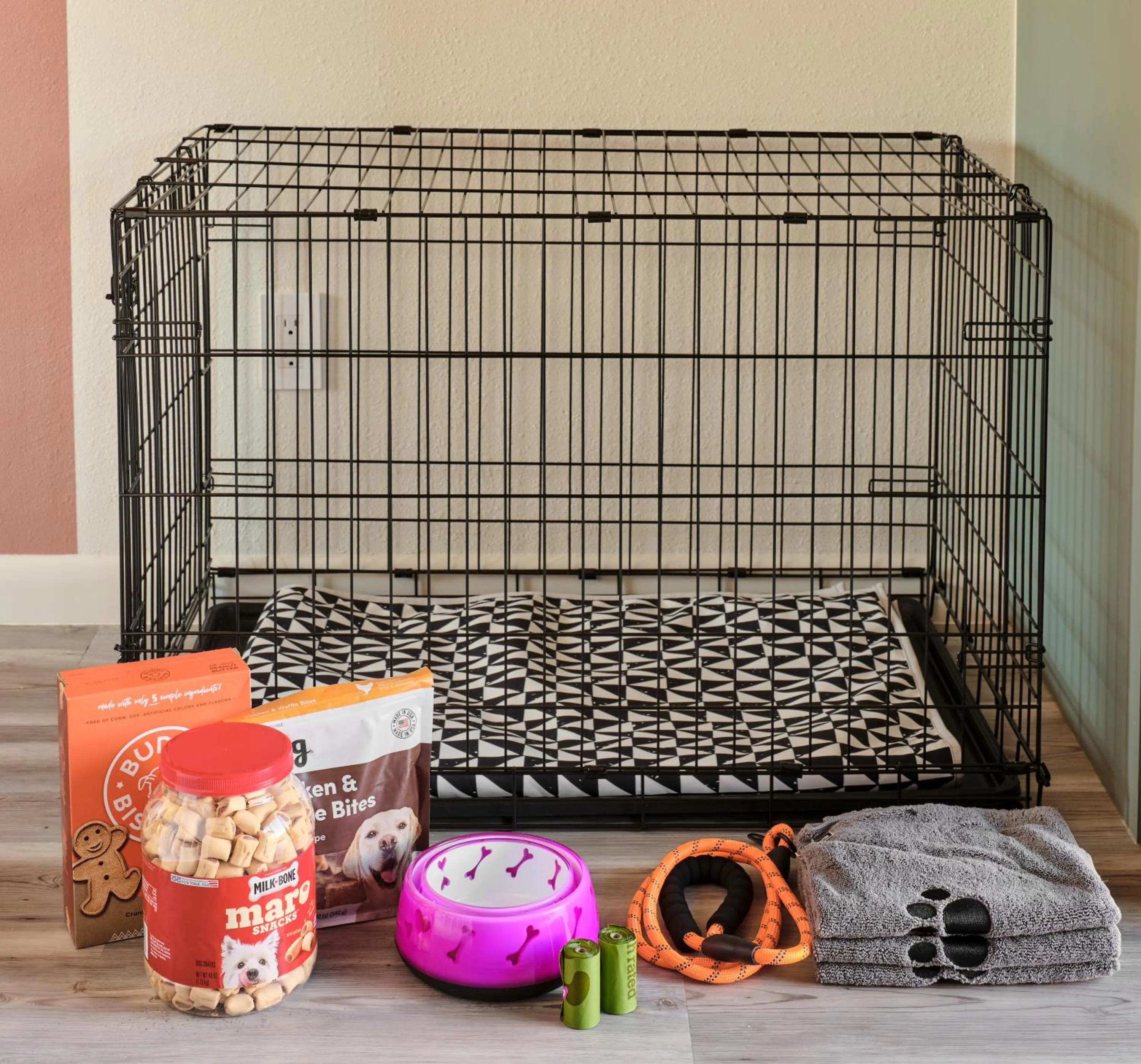 pet friendly in Midcentury Couples Designer Loft - Casa Tuya