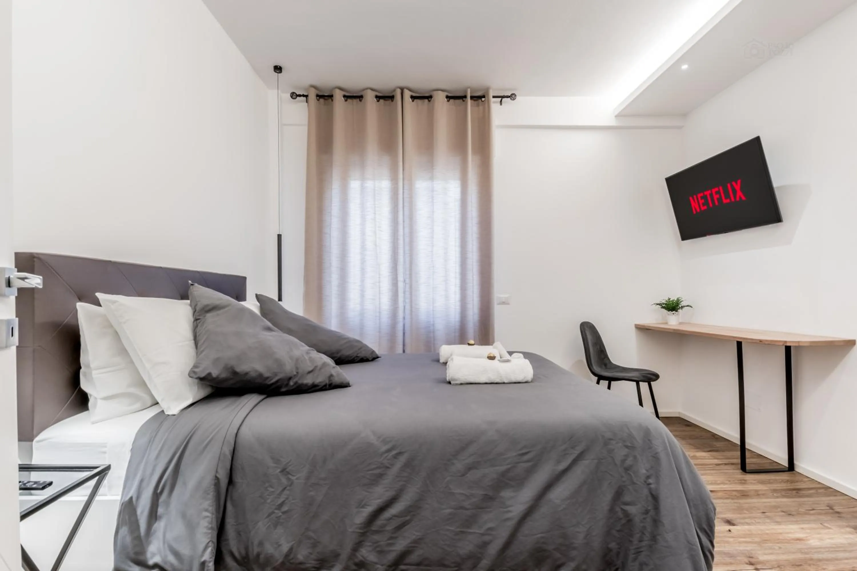 LoungeFloor Metro A Netflix & Wi-Fi