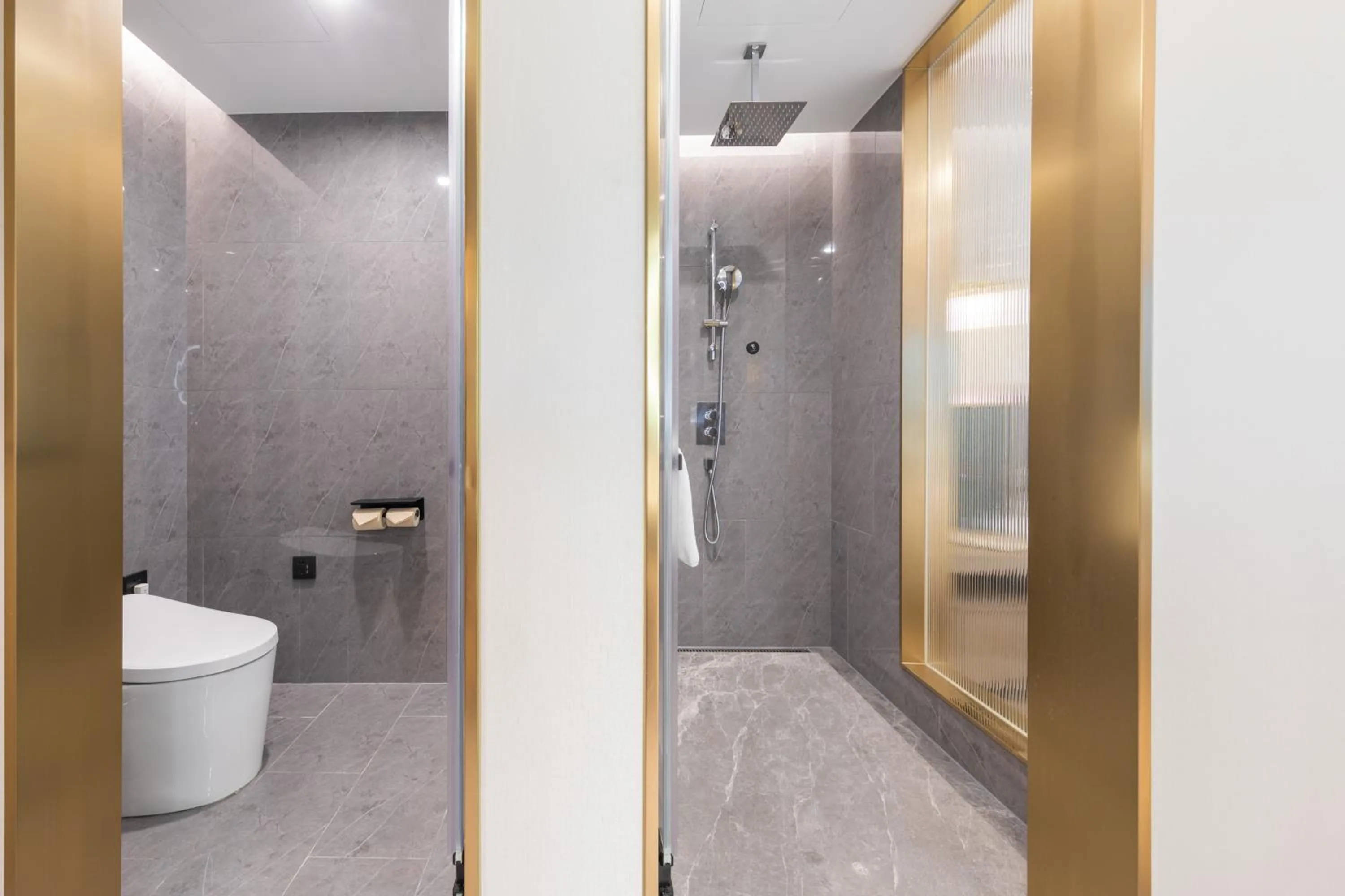 Photo of the whole room in Guangzhou Baiyun Airport MeHood Liz Hotel