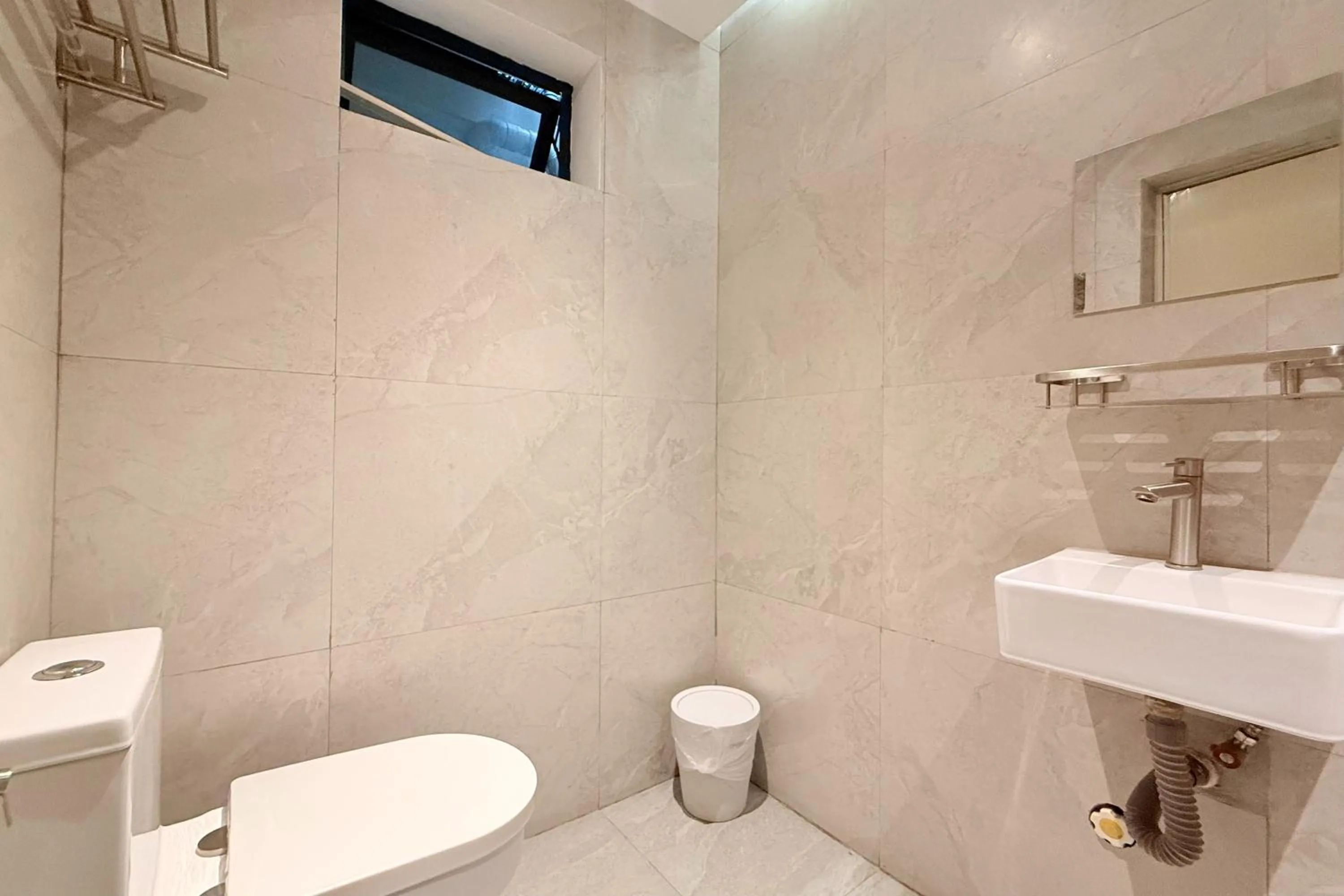 Shower in Aurora Suites Pasay near Airport