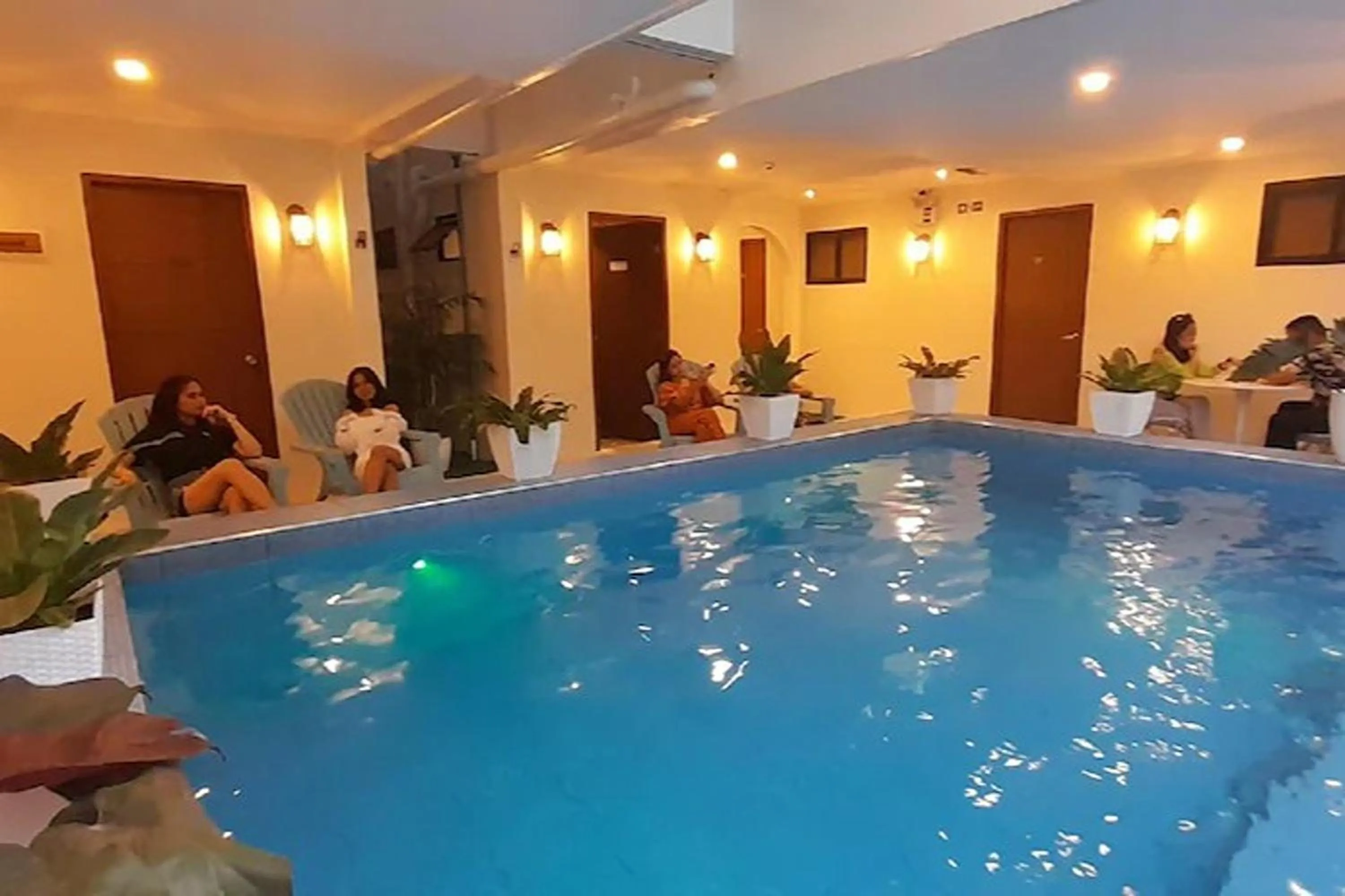 Swimming pool in Aurora Suites Pasay near Airport