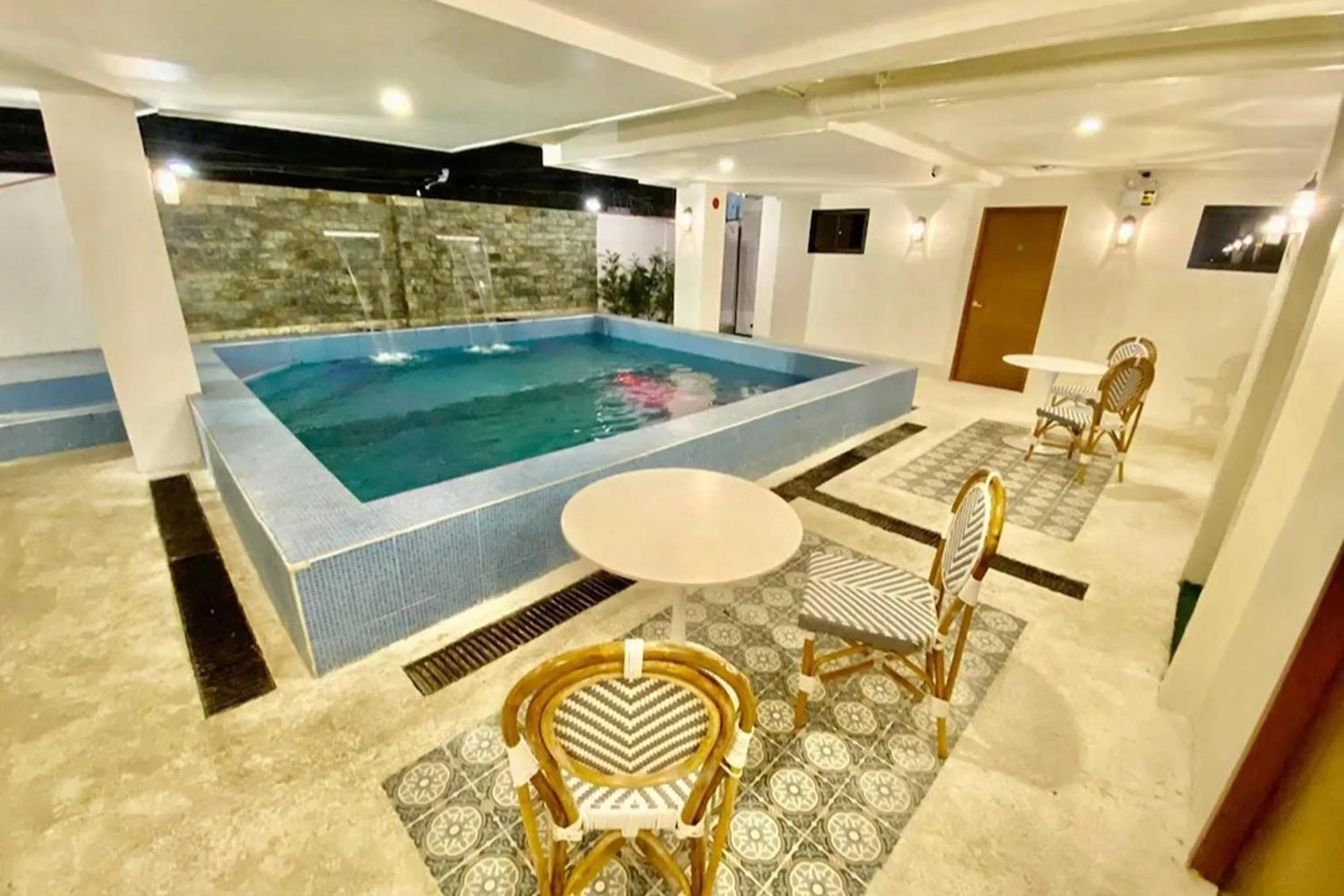 Swimming pool in Aurora Suites Pasay near Airport