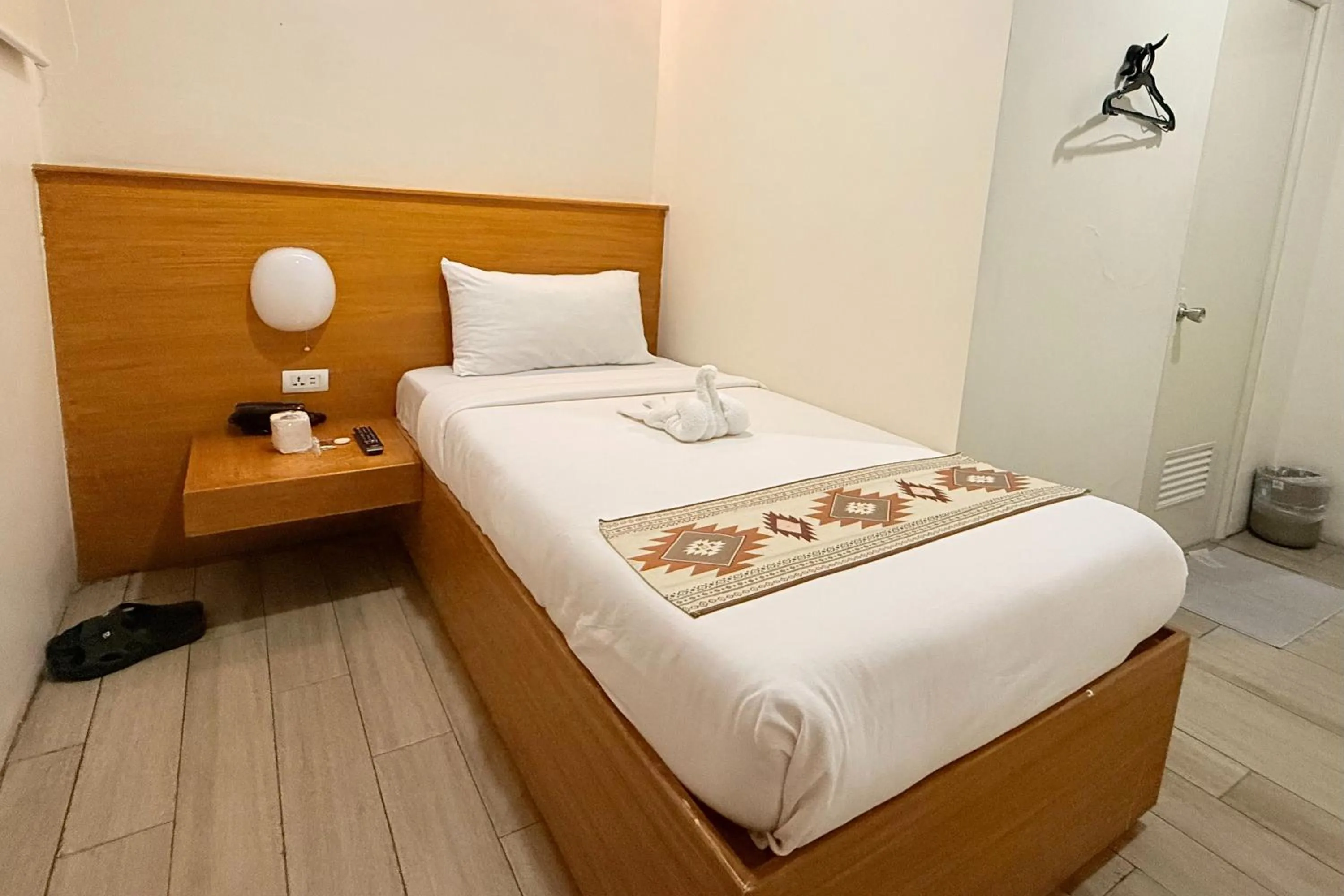 Bedroom, Bed in Aurora Suites Pasay near Airport
