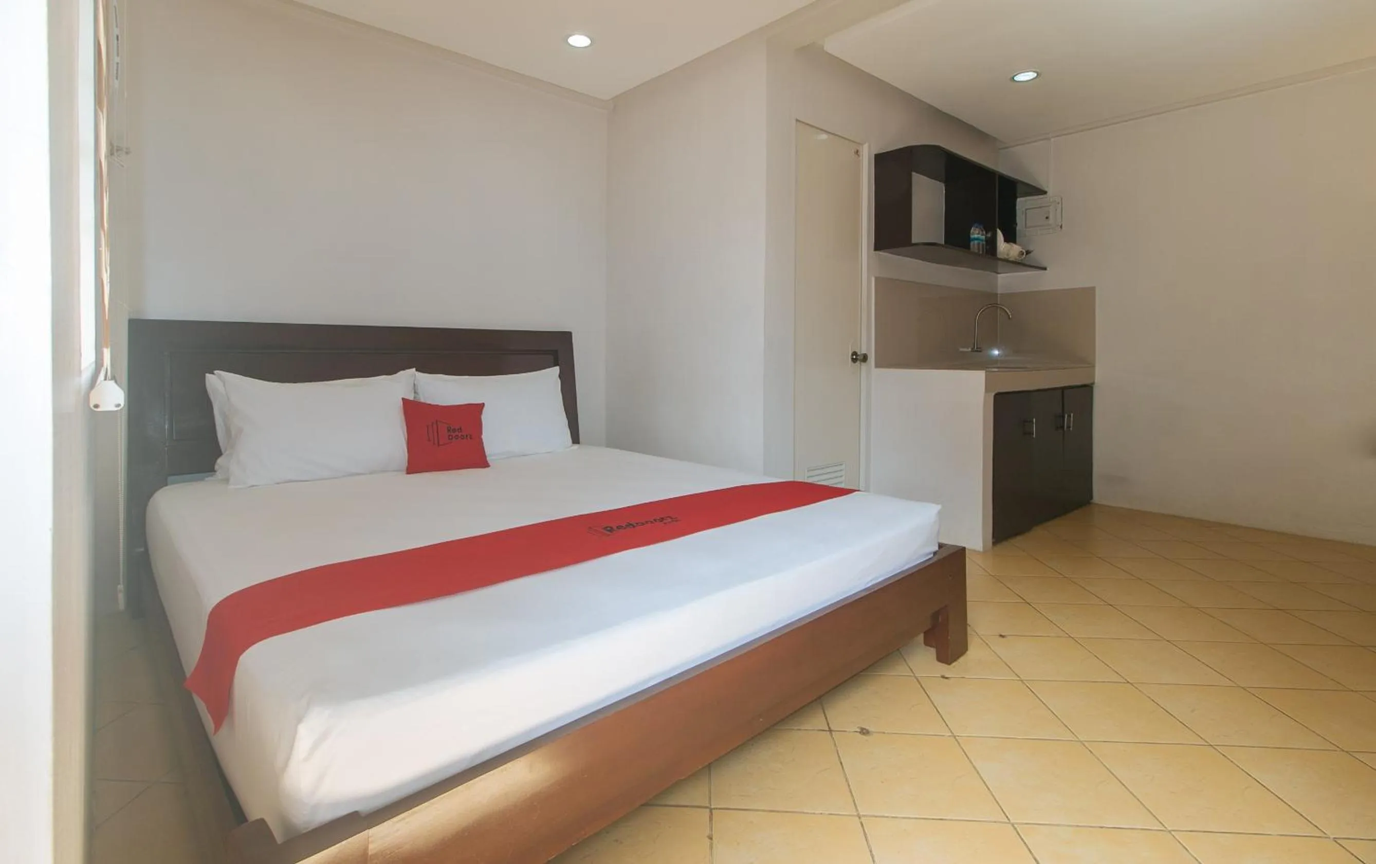 Bedroom, Bed in RedDoorz at Davids Travellers Inn Cavite