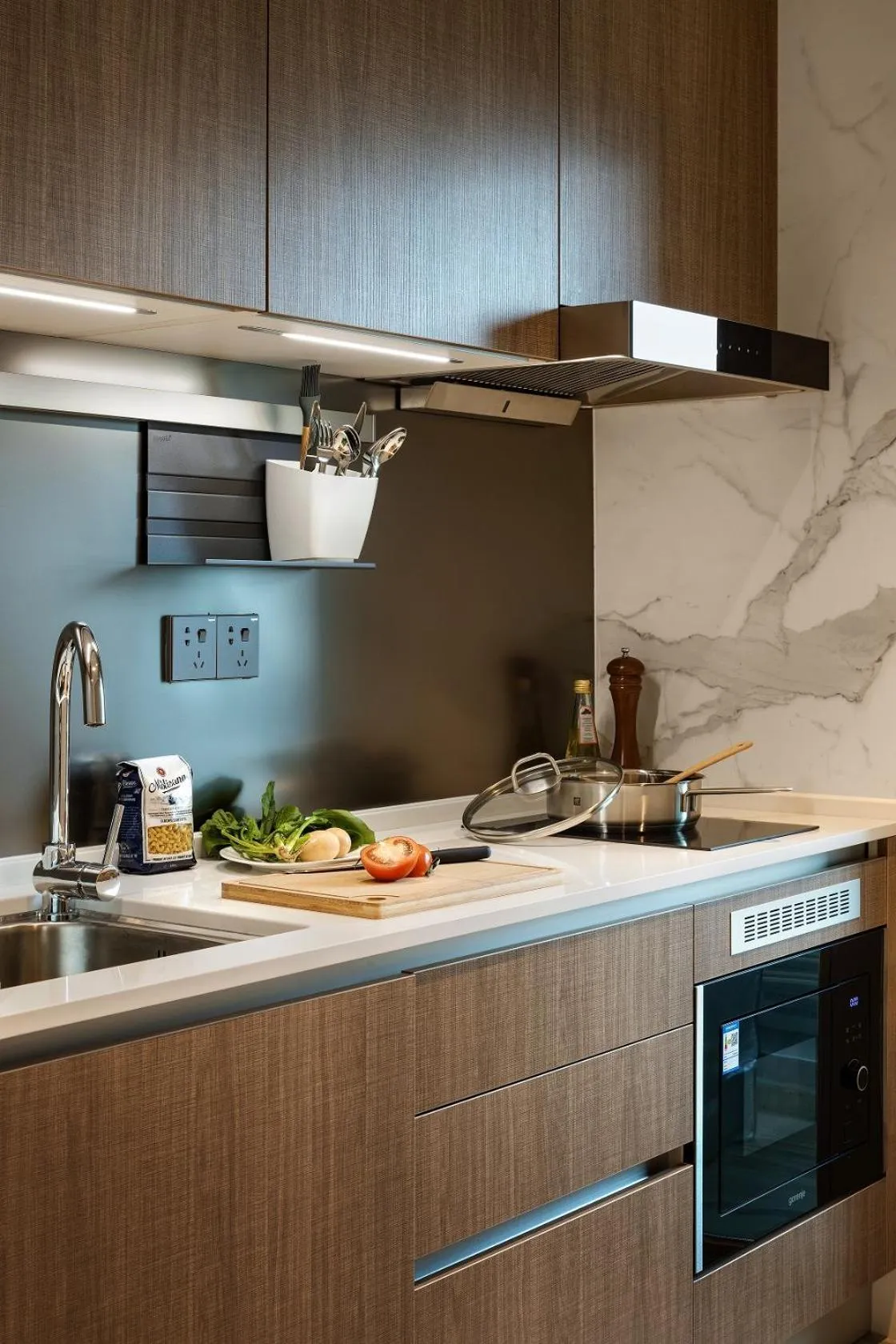 Kitchen or kitchenette in Artisse Place