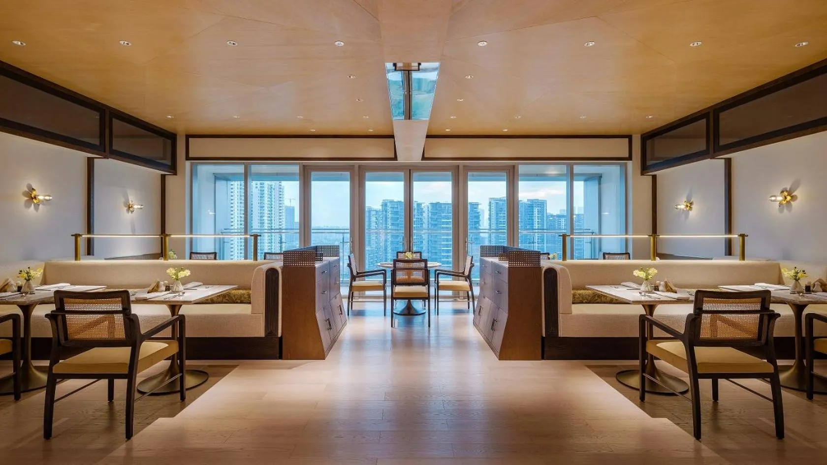 Restaurant/places to eat in Artisse Place