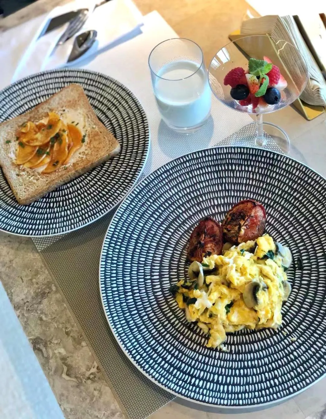 Restaurant/places to eat in Artisse Place