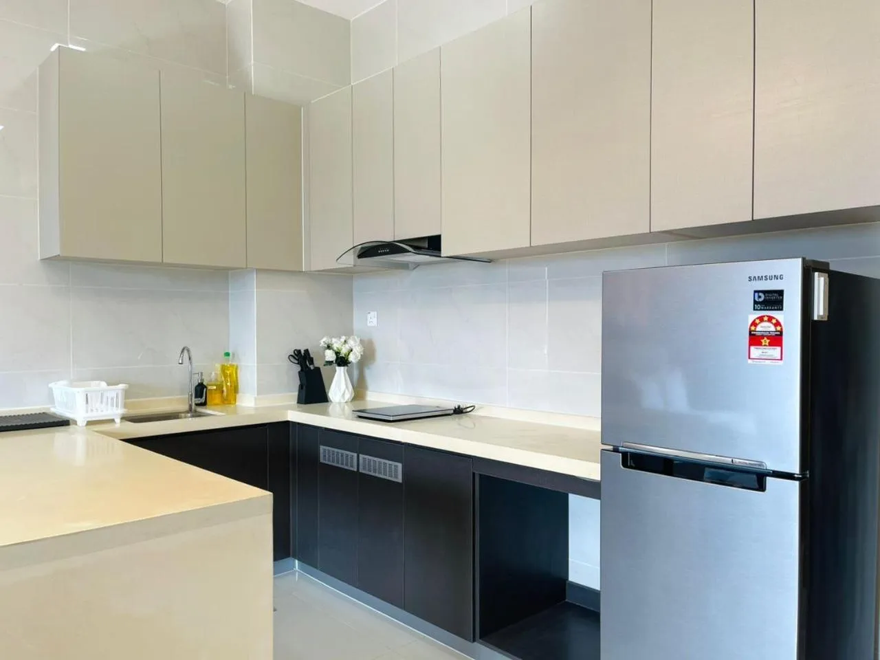 Kitchen or kitchenette in Country Garden by Antlerzone