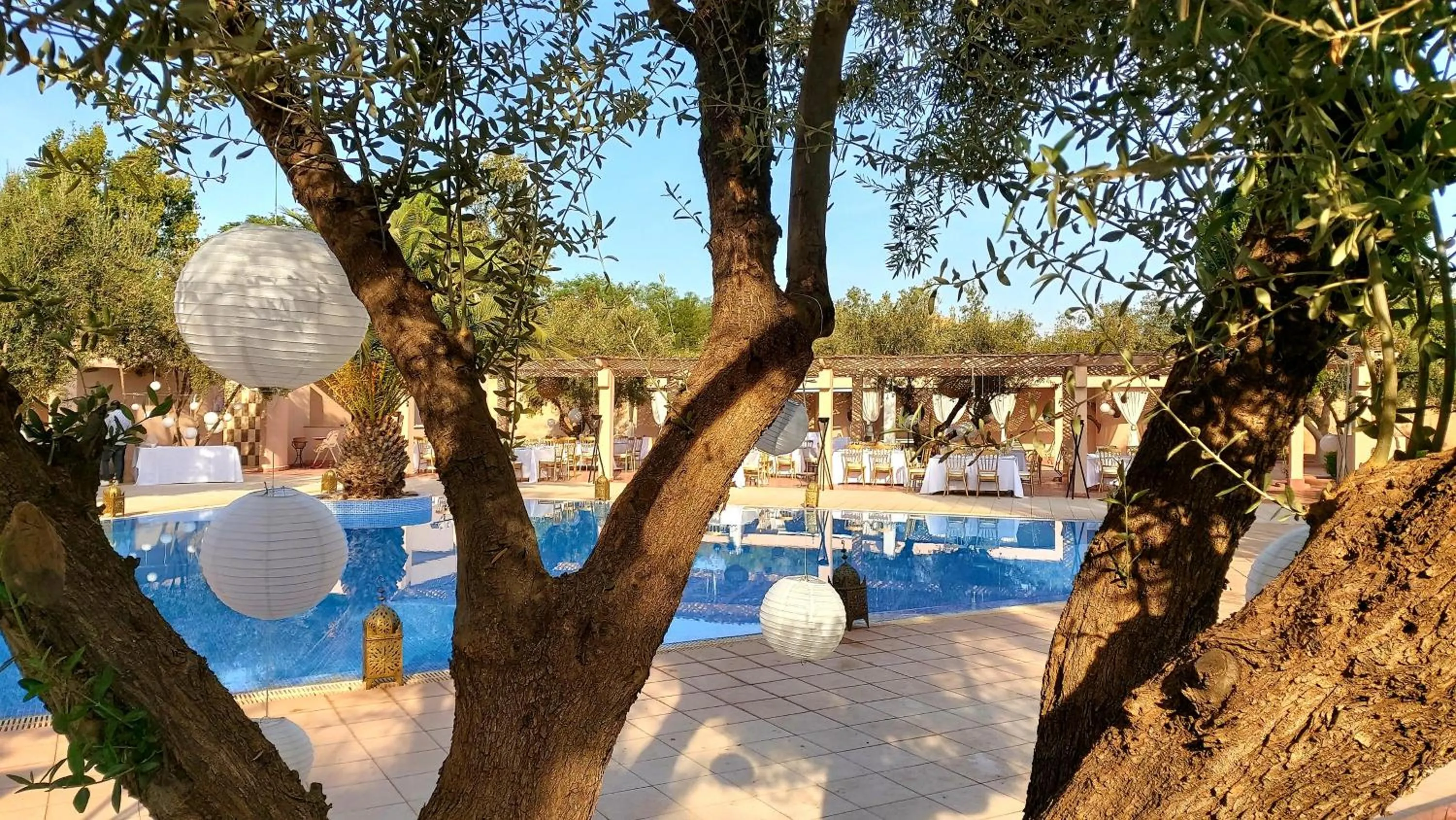 wedding in La Maison Des Oliviers