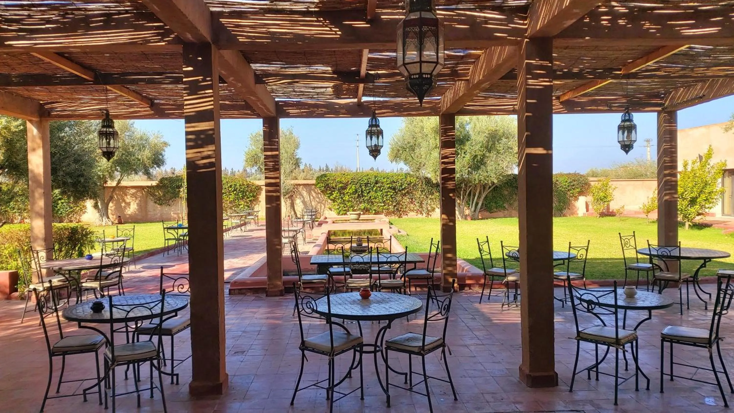 Patio in La Maison Des Oliviers