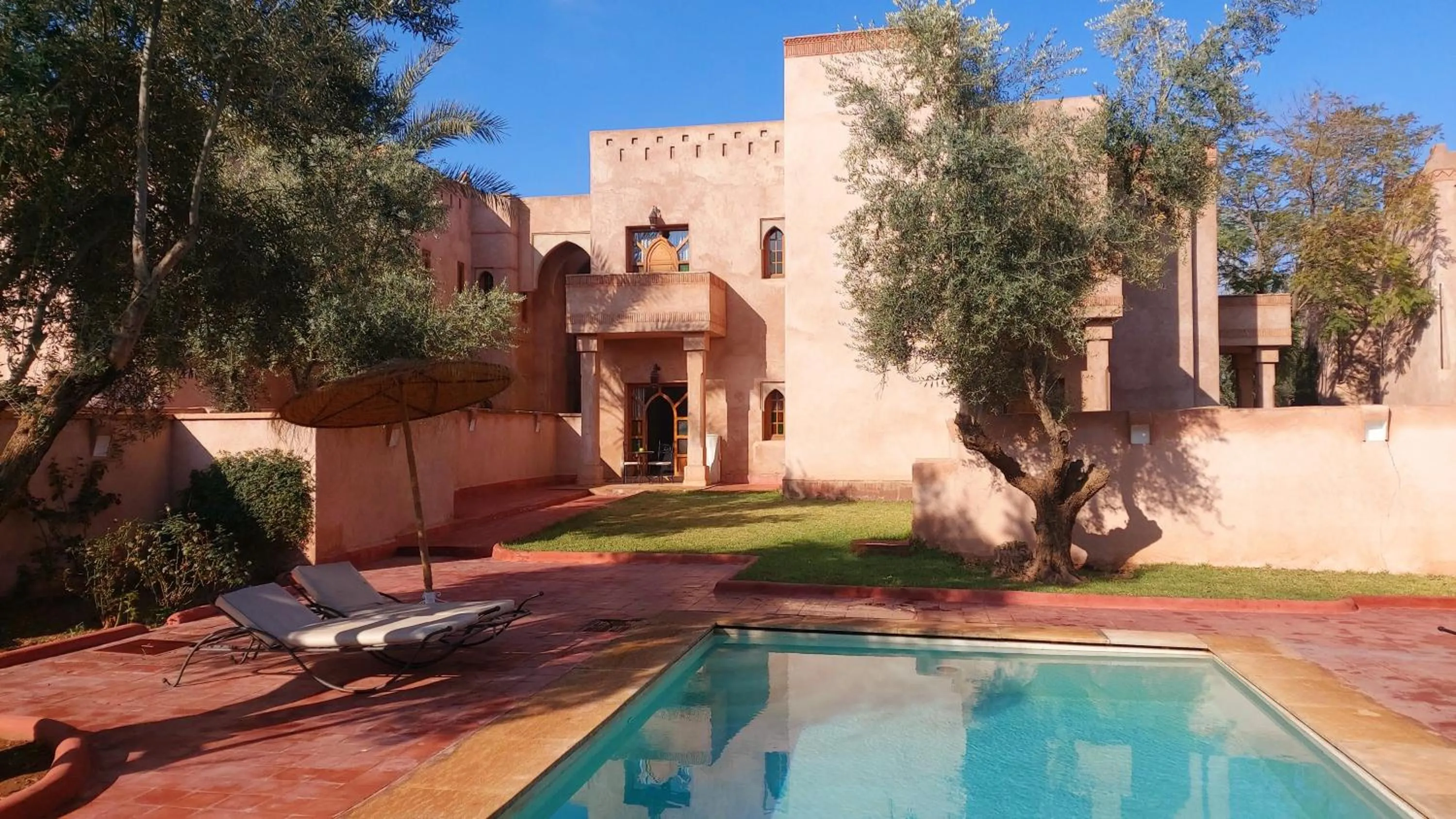 Swimming pool in La Maison Des Oliviers