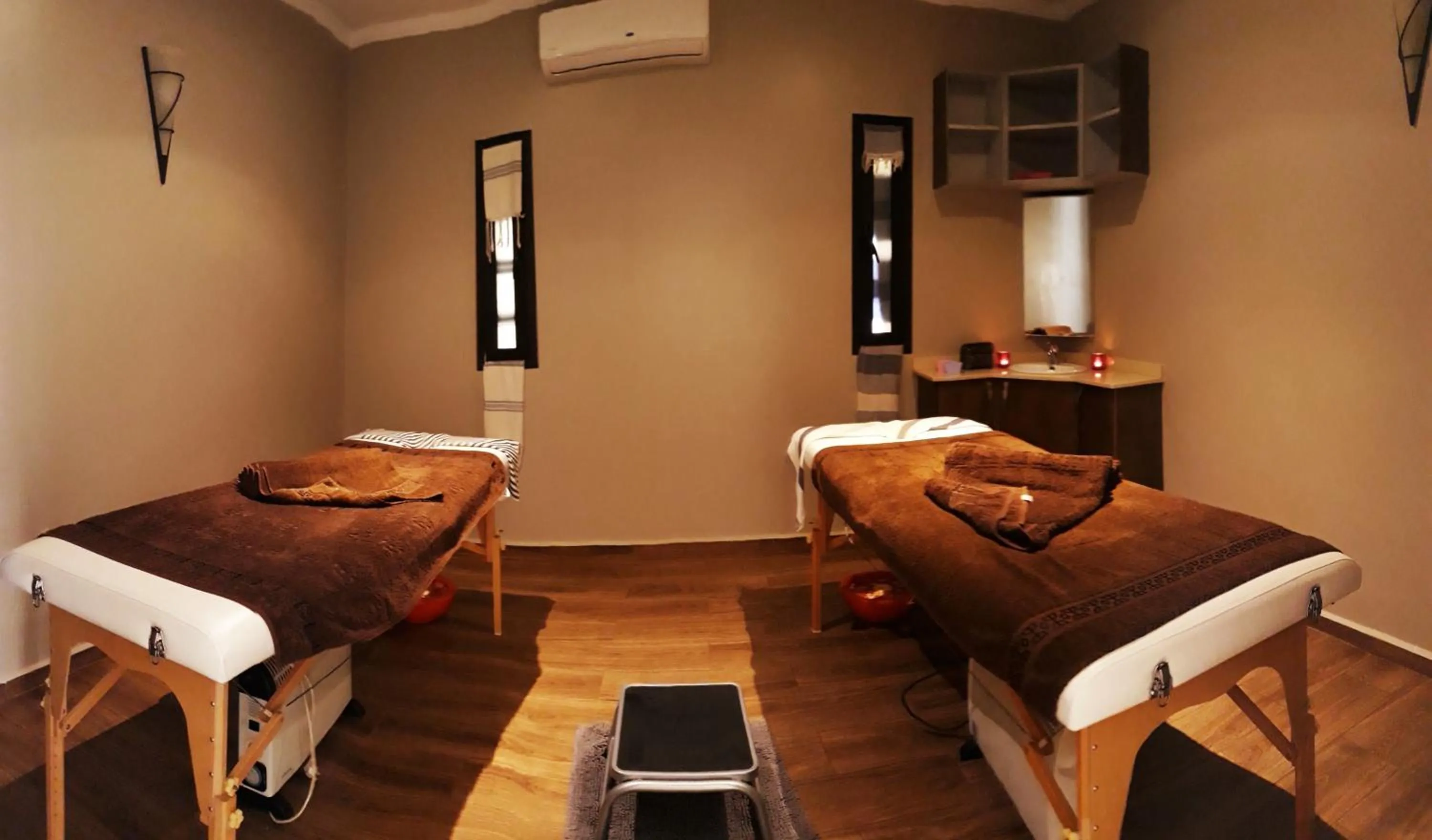 Spa and wellness centre/facilities, Bed in La Maison Des Oliviers