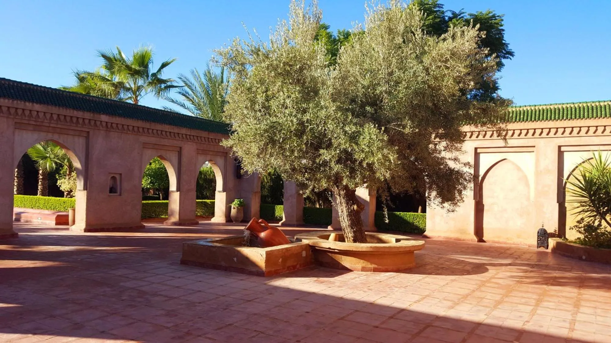 Property building in La Maison Des Oliviers