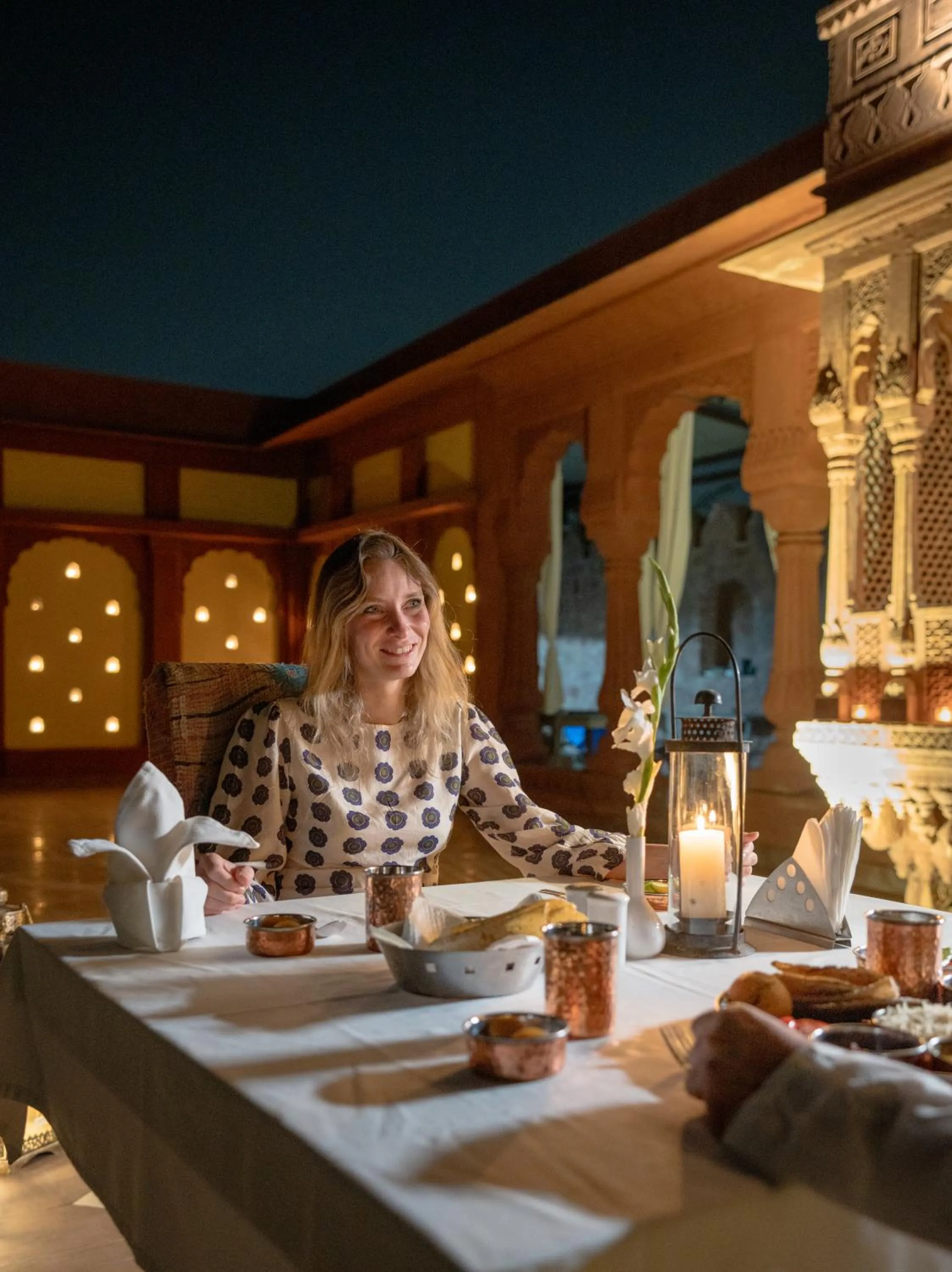 Restaurant/places to eat in Surpura Bagh