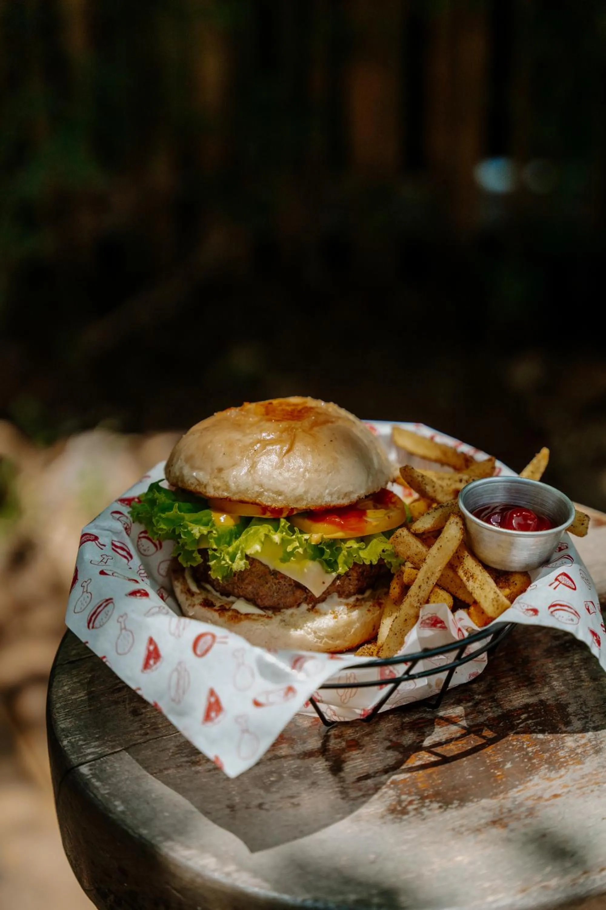 Food in Island Lyfe Adventures Hotel