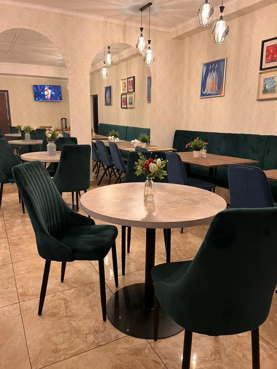 Restaurant/places to eat in Hotel Touristan Bishkek