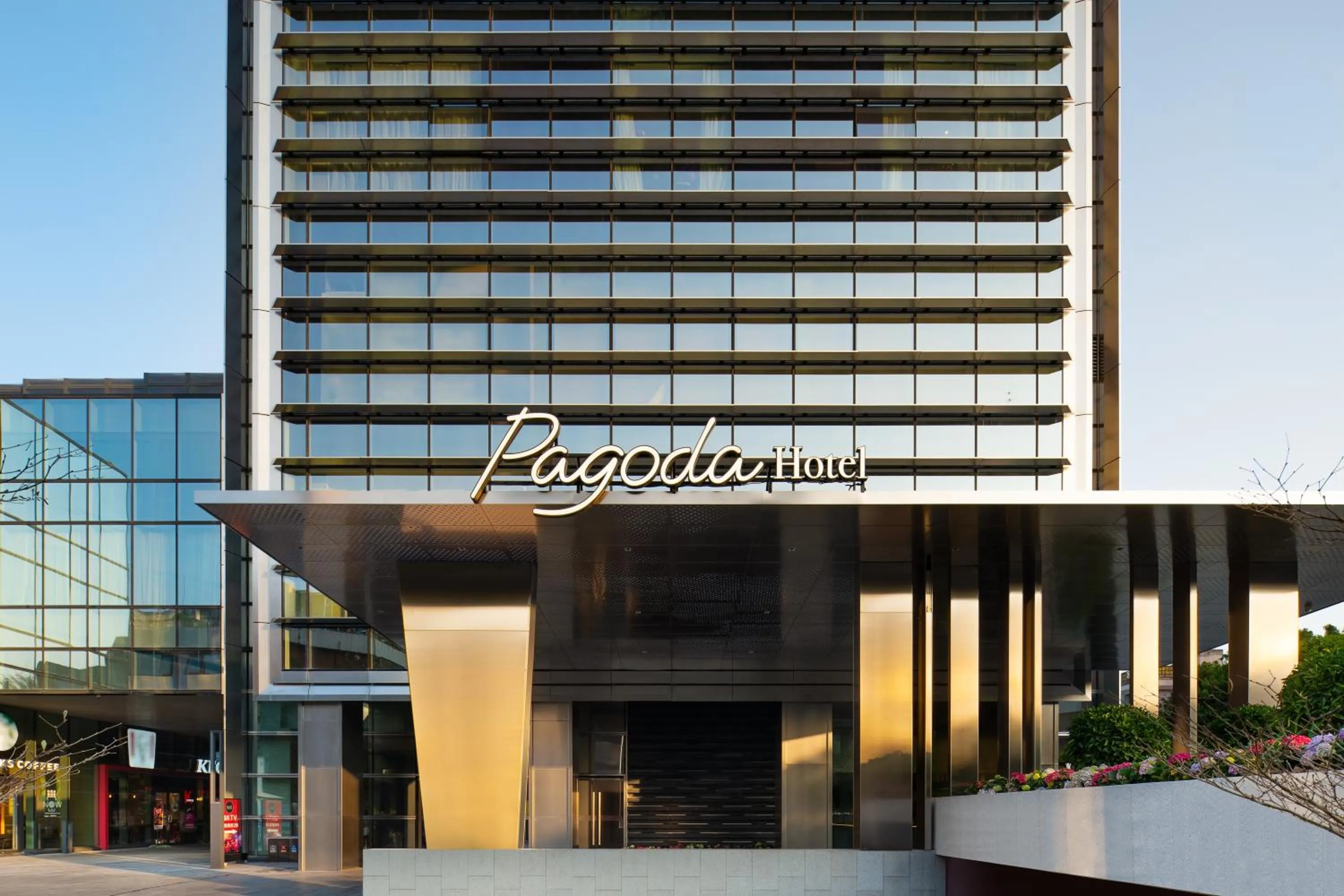 Property building in Pagoda Hotel Shenzhen Familytrip&BusinessTravel