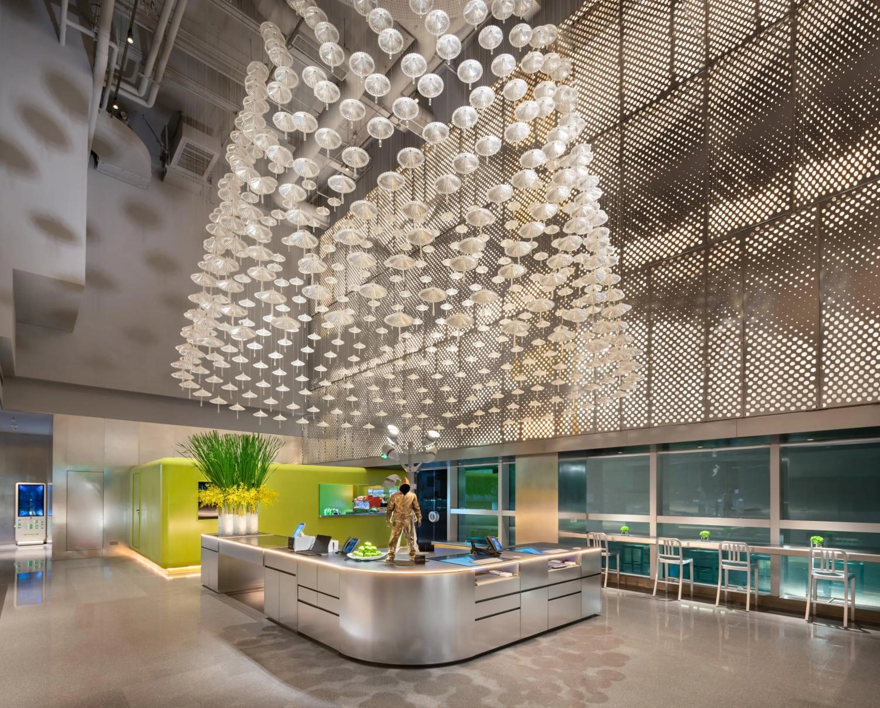 Lobby or reception in Pagoda Hotel Shenzhen Familytrip&BusinessTravel