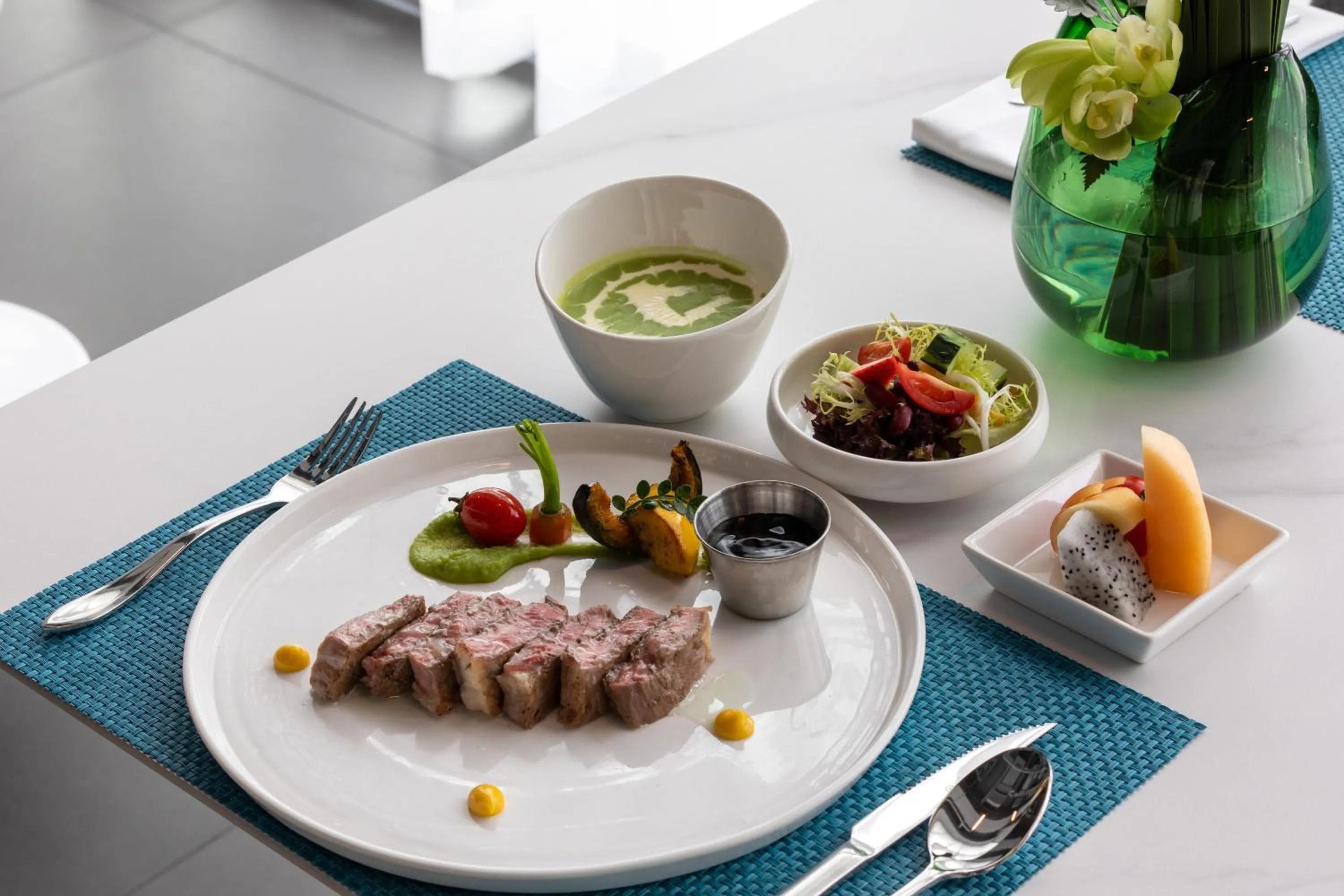 Restaurant/places to eat in Pagoda Hotel Shenzhen Familytrip&BusinessTravel