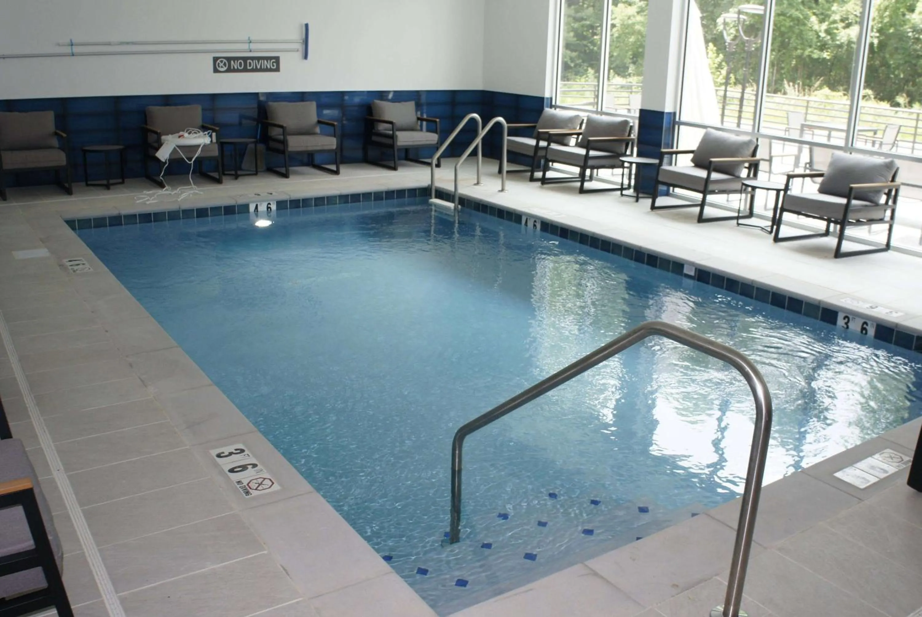 Swimming pool in La Quinta Inn & Suites by Wyndham Manchester - Arnold AFB