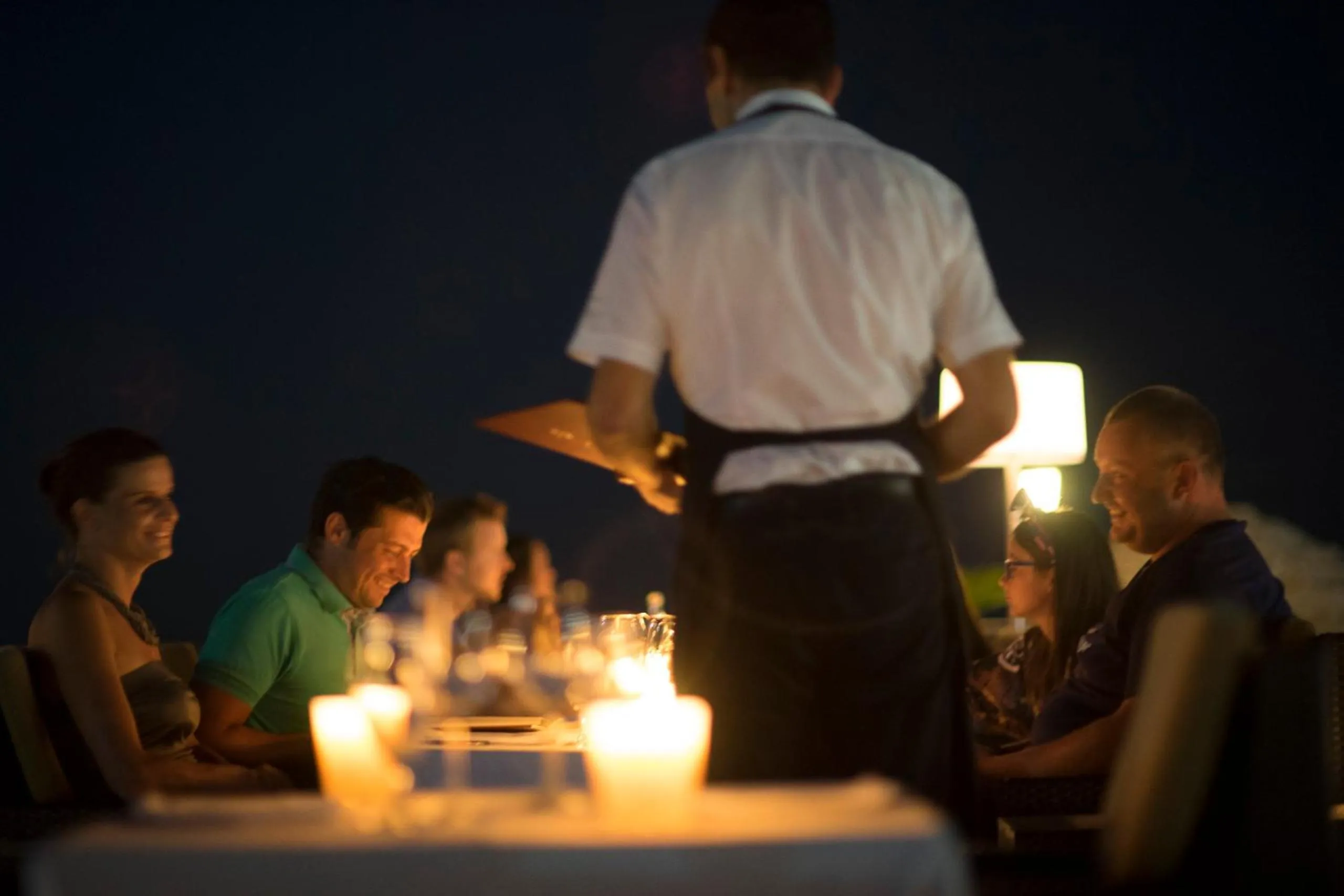 Restaurant/places to eat in Hotel Astoria