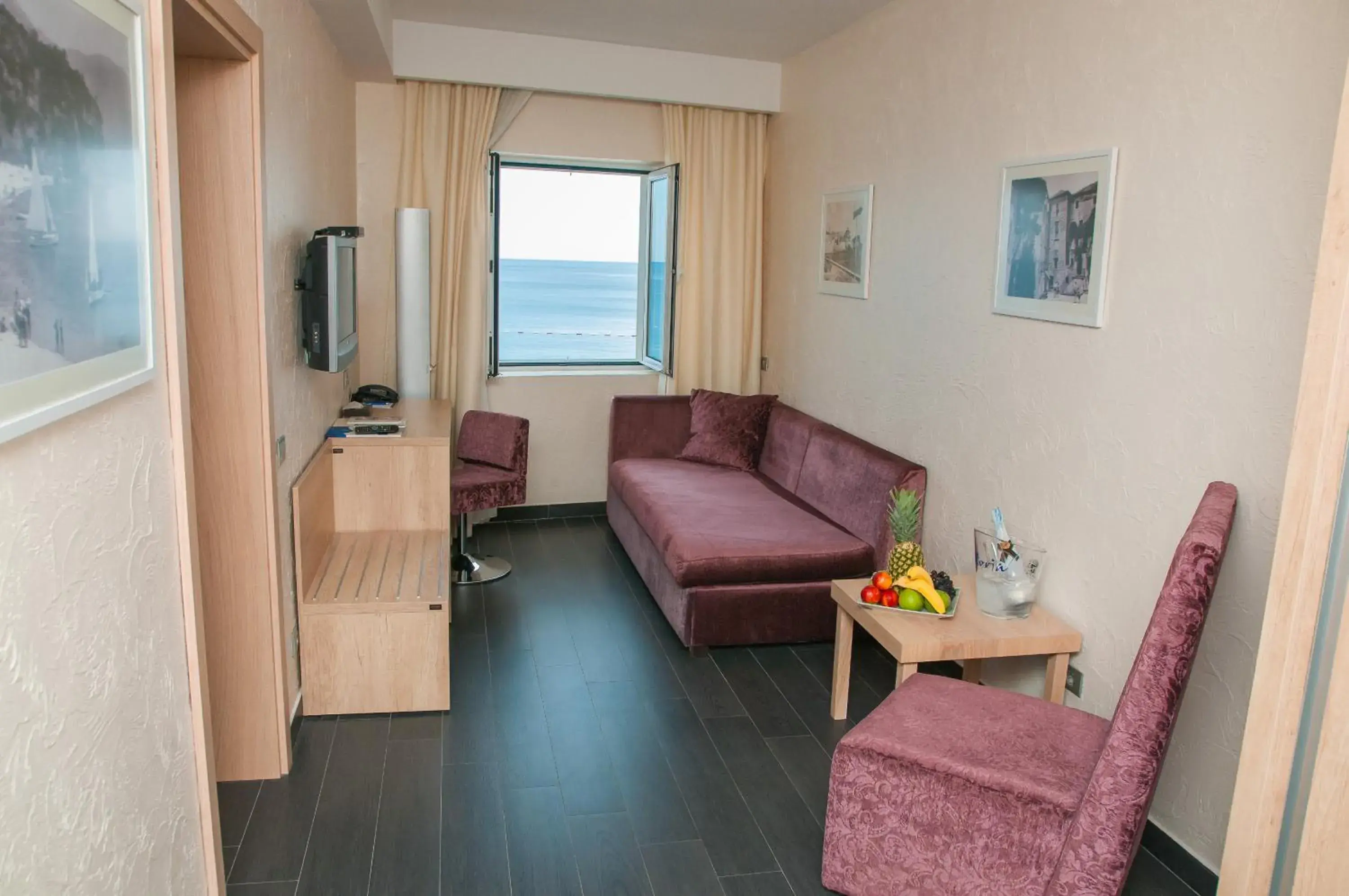 Sea View Suite in Hotel Astoria Sea View Suite in Hotel Astoria