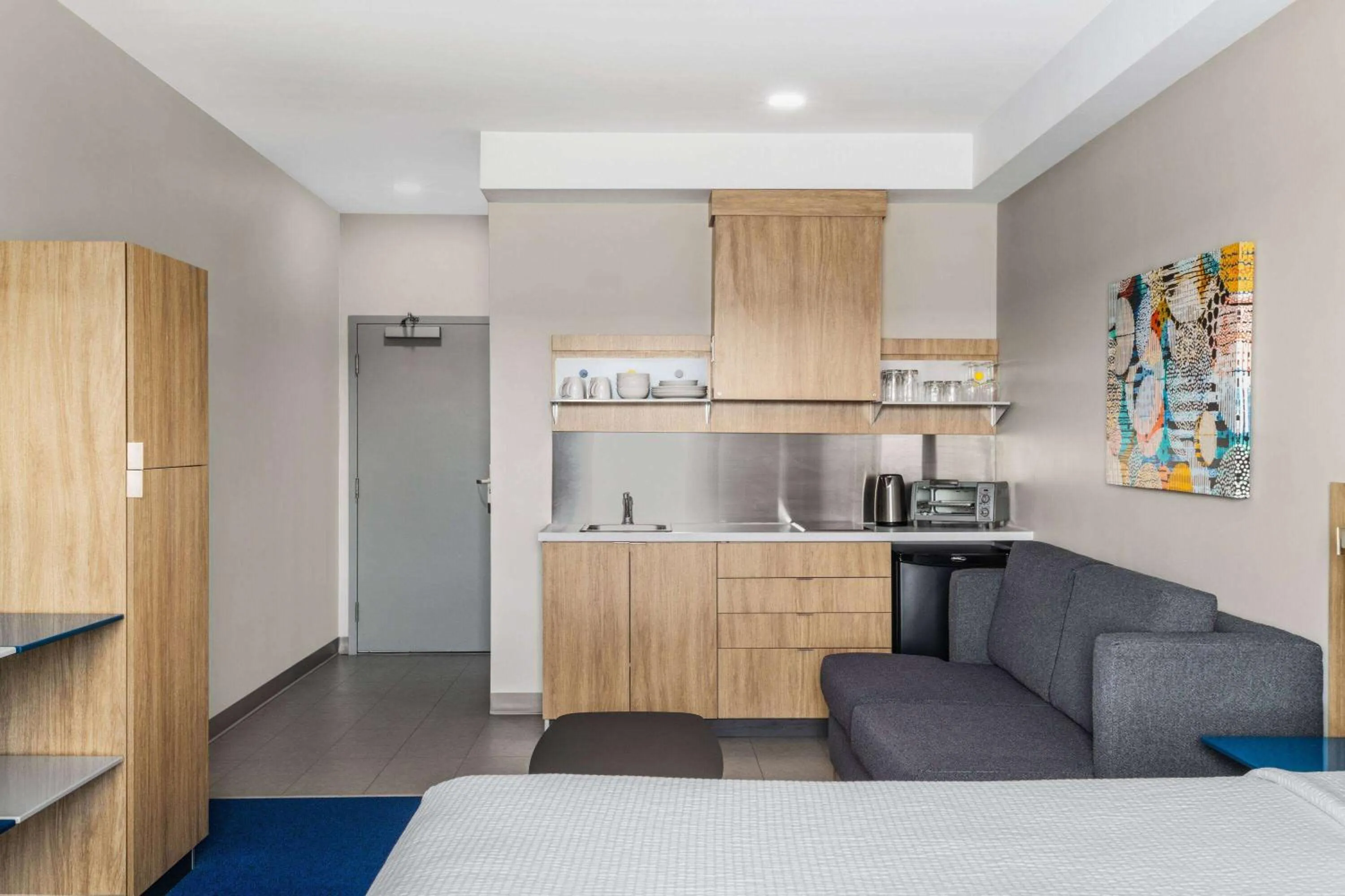 Photo of the whole room, Bed in Microtel Inn & Suites by Wyndham Lachute